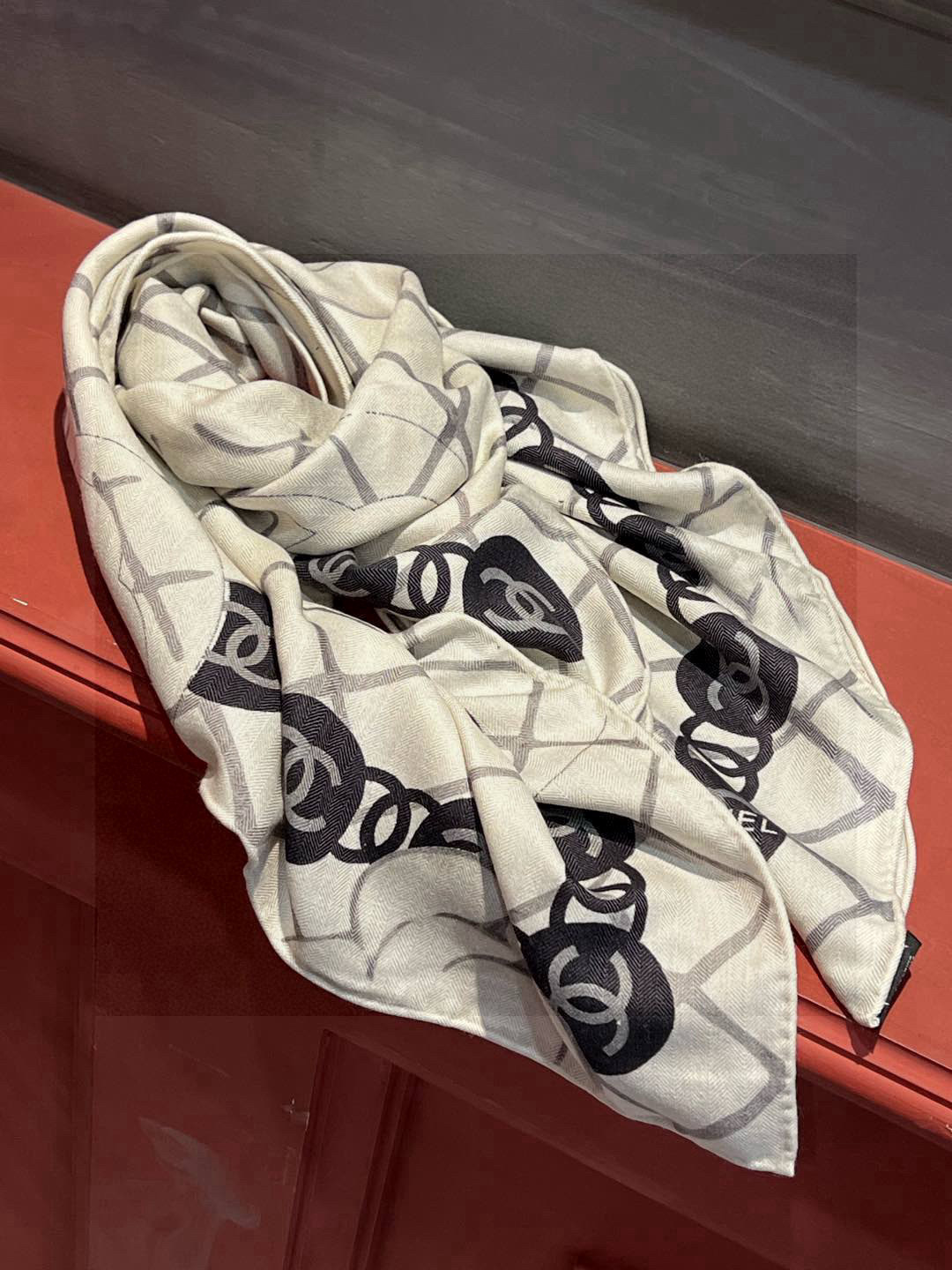 【致敬🫡经典】
coco Chanel 山茶花  
无需过多言语 爱的人都懂 
今年我们升级各方面
选用