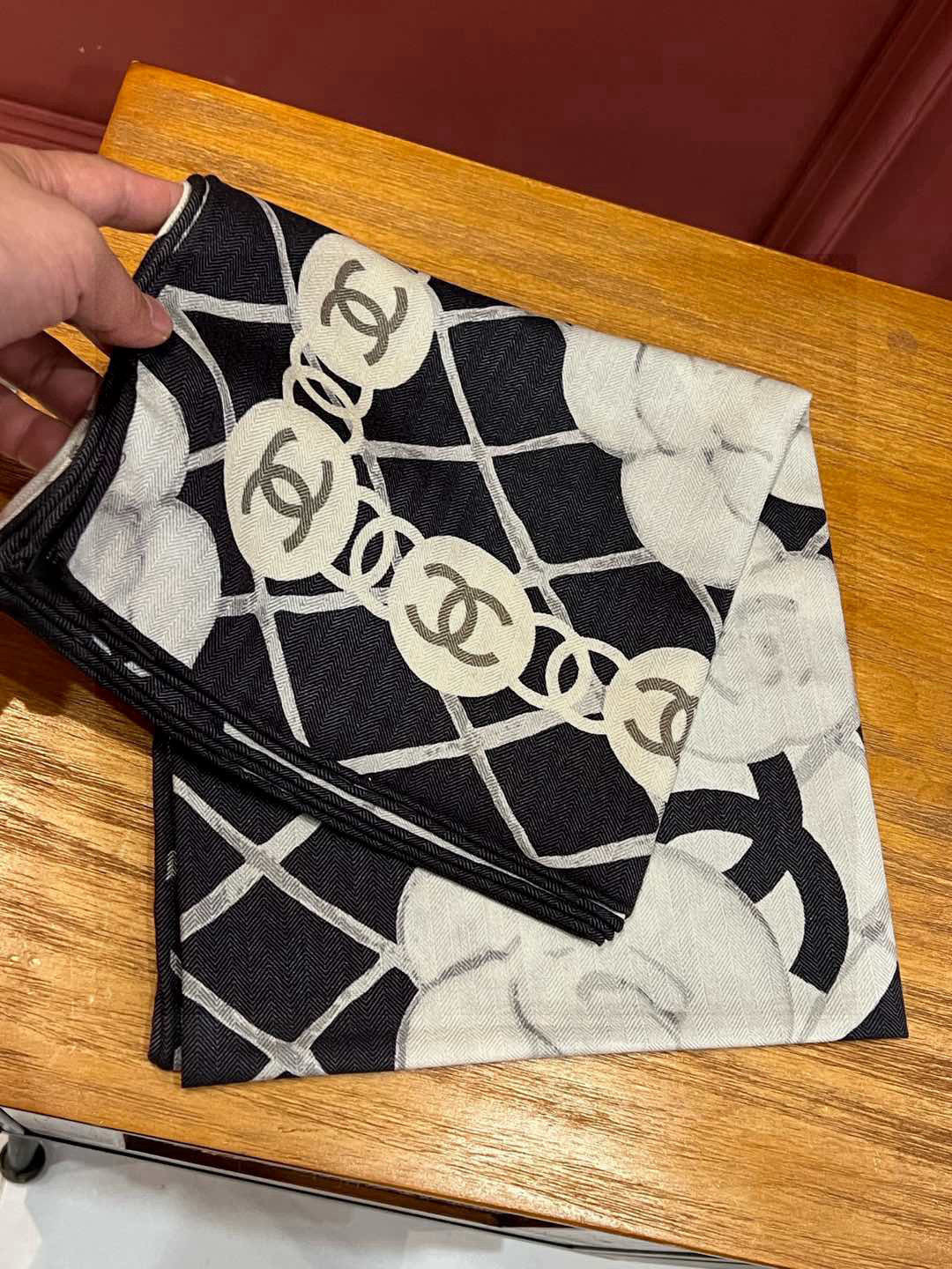 【致敬🫡经典】
coco Chanel 山茶花  
无需过多言语 爱的人都懂 
今年我们升级各方面
选用