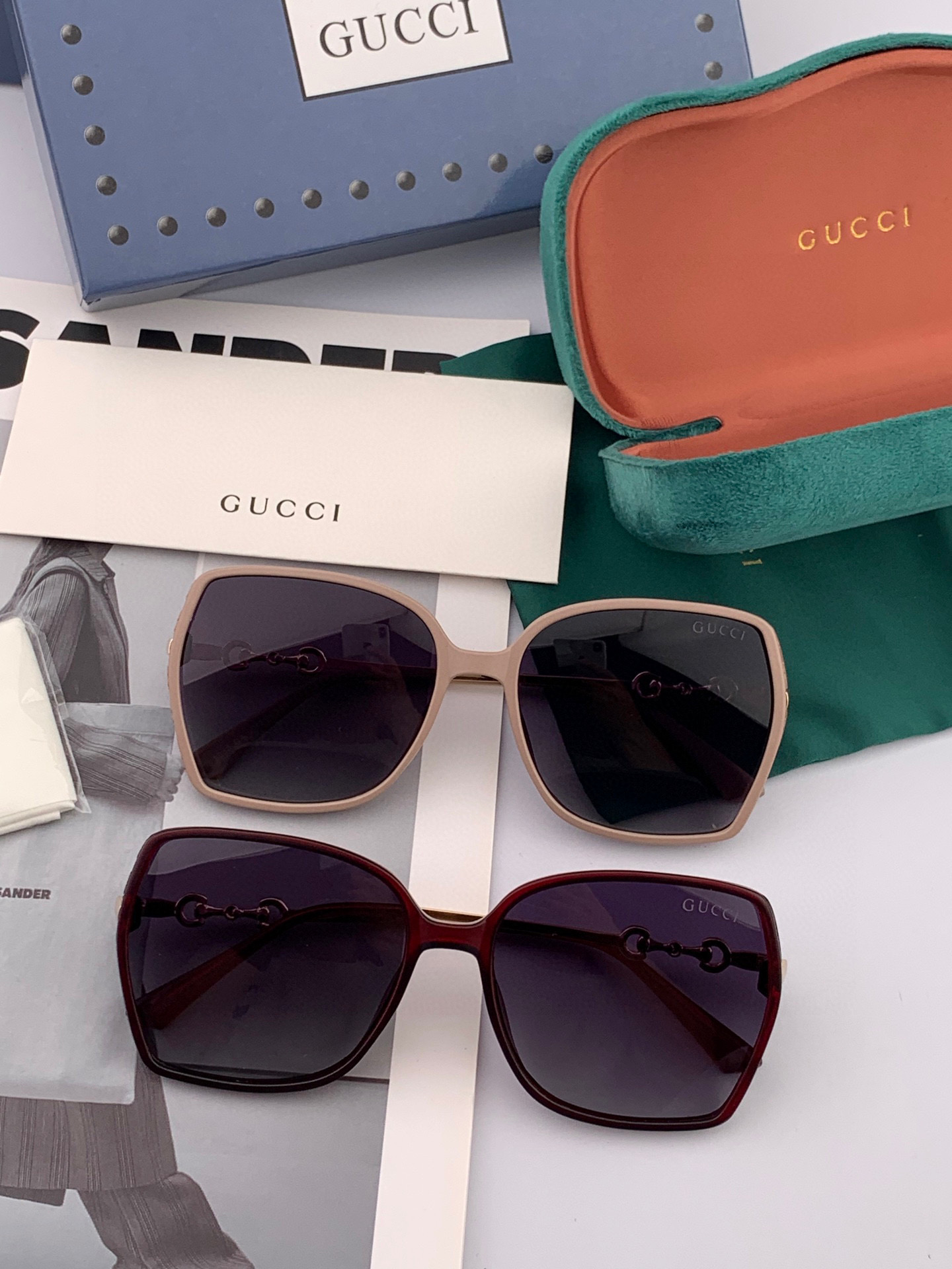  Gucci墨镜2025新款  。  方框设计再优雅的同时还能在视觉上修饰脸型，敲显脸小，不挑脸型 复古