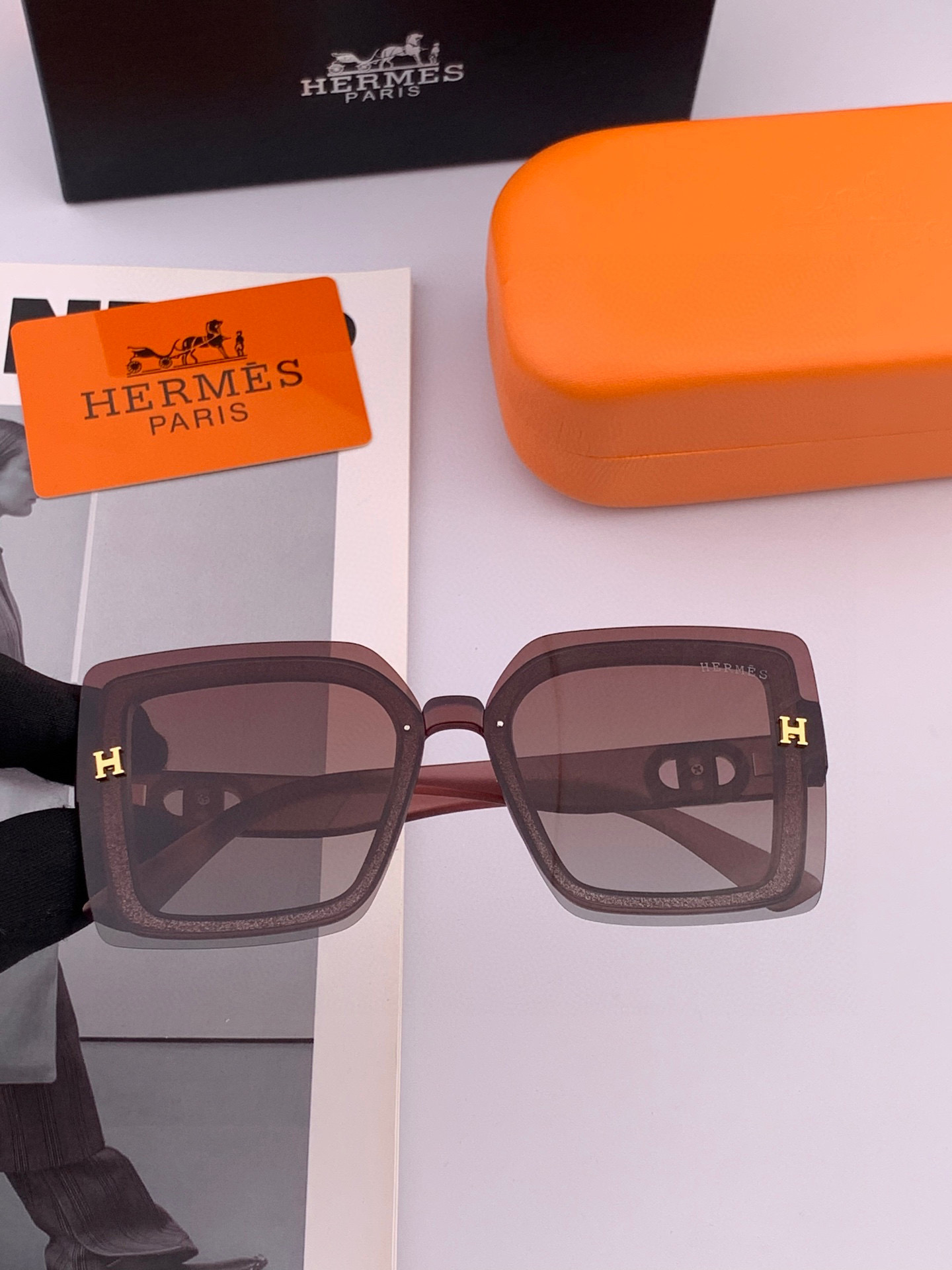   HERMES 爱马仕 2025开春新款🎈原版出货 网红超爆款💙经典奢华全球风强酷亲亲 时尚方框太阳镜