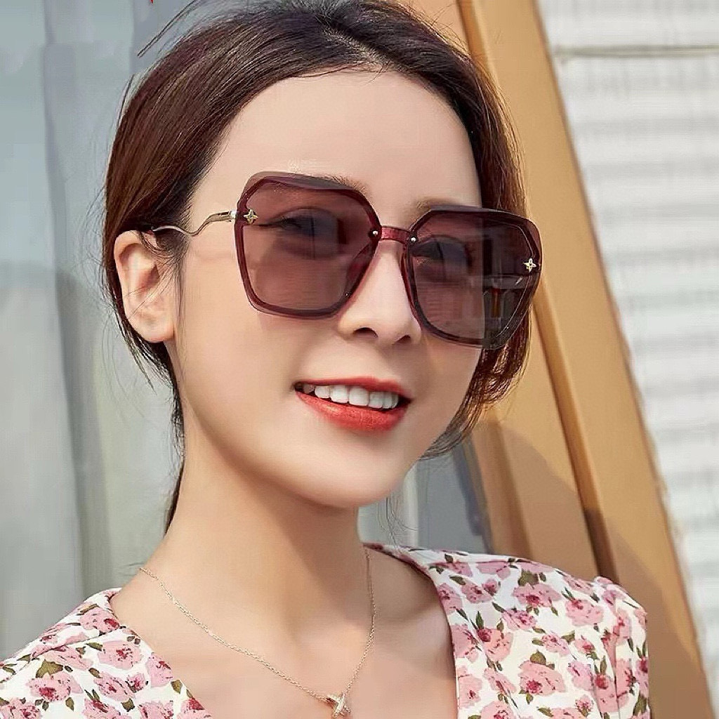   LV 太阳镜潮品官网模特同款 玫瑰玫瑰四叶草🍀精致个性设计简约时尚 高品质值得拥有绝对潮爆整个夏季 