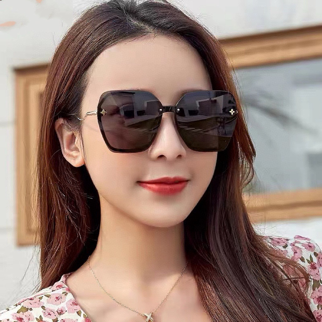   LV 太阳镜潮品官网模特同款 玫瑰玫瑰四叶草🍀精致个性设计简约时尚 高品质值得拥有绝对潮爆整个夏季 