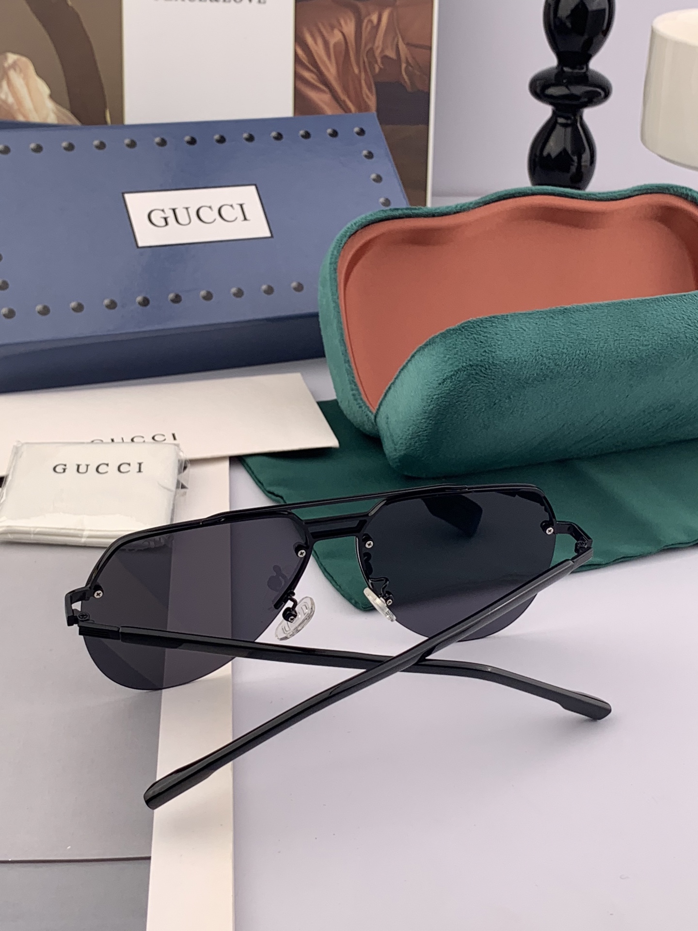   GUCCI 官网同步。  高品质男女款墨镜   👍 进口宝丽来偏光镜片  。蛤蟆镜 开车钓鱼都可 。