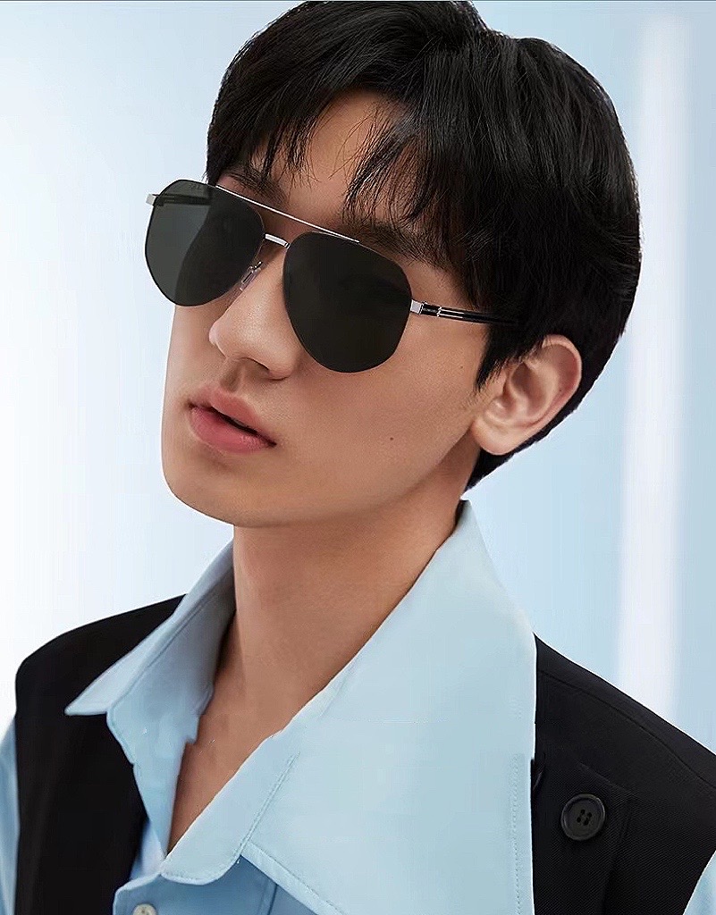        GUCCI 男款炫彩飞行员偏光太阳镜 ❤️材质：高清尼龙加厚卡槽高清偏光镜片 🌹无边框镜架