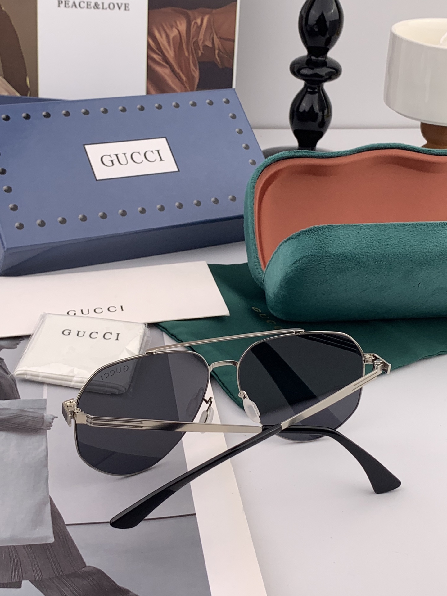        GUCCI 男款炫彩飞行员偏光太阳镜 ❤️材质：高清尼龙加厚卡槽高清偏光镜片 🌹无边框镜架