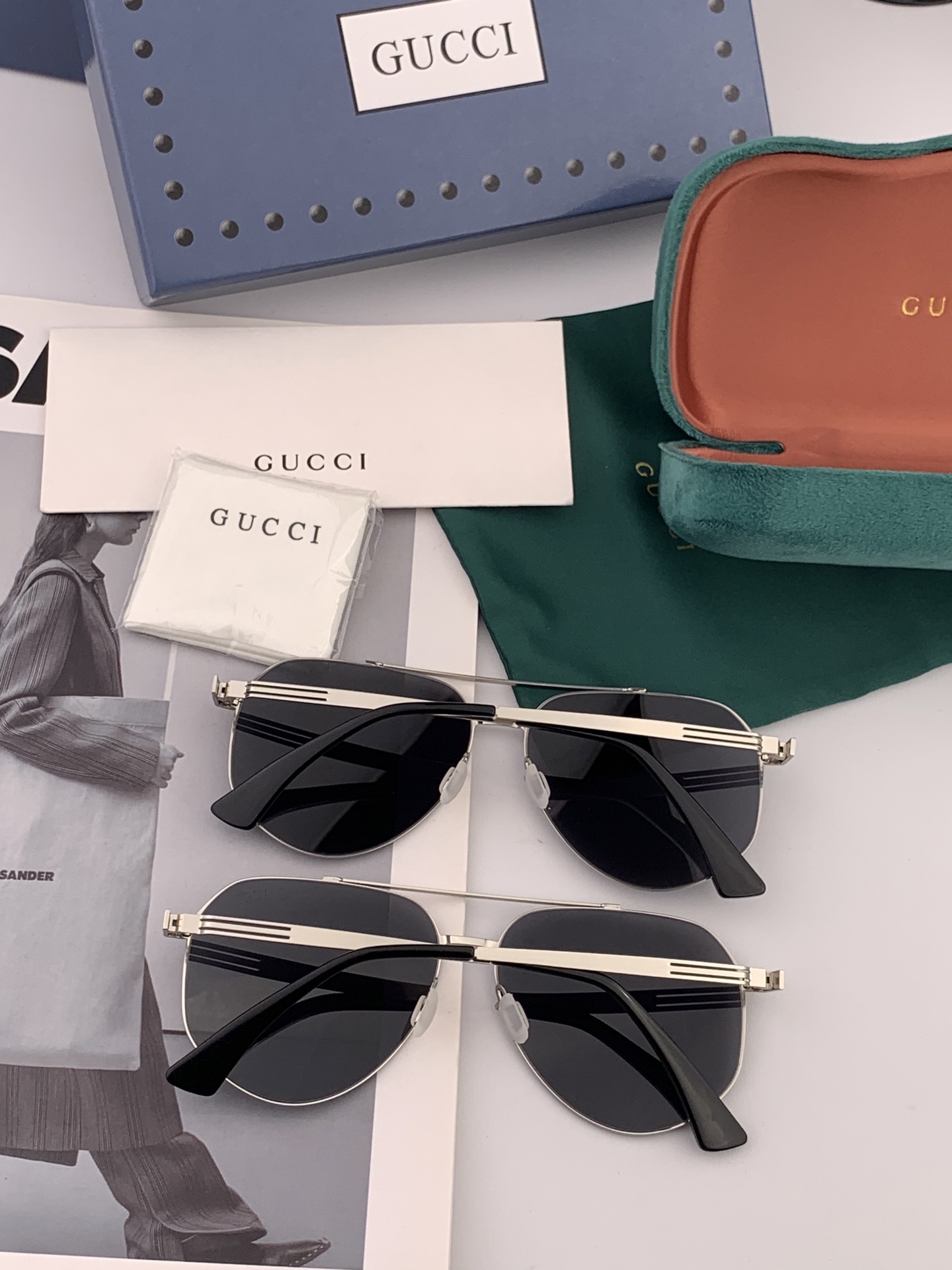        GUCCI 男款炫彩飞行员偏光太阳镜 ❤️材质：高清尼龙加厚卡槽高清偏光镜片 🌹无边框镜架