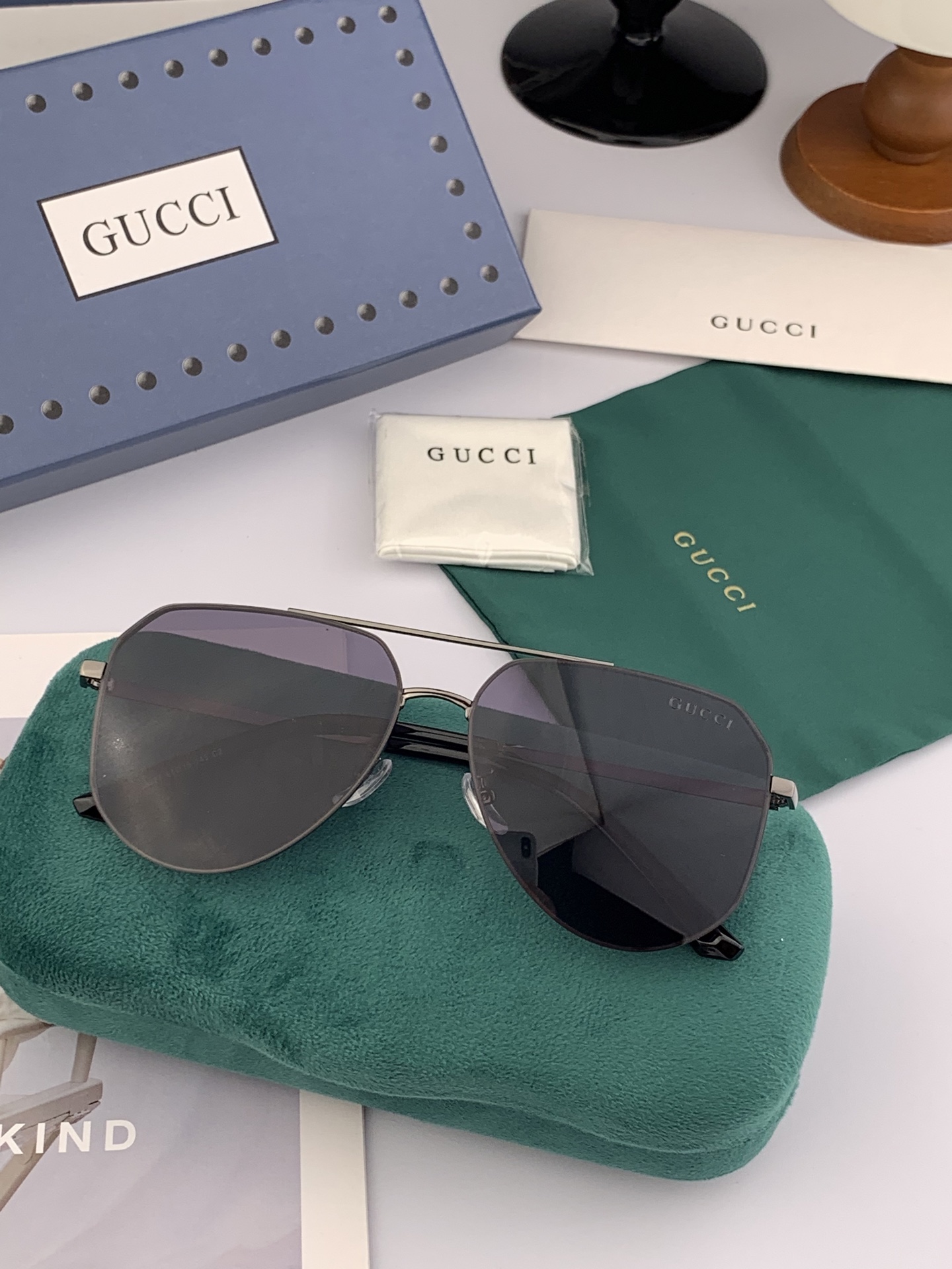         GUCCI 男款炫彩飞行员偏光太阳镜 ❤️材质：高清尼龙加厚卡槽高清偏光镜片 🌹无边框镜