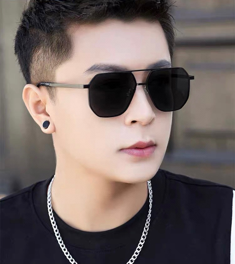         GUCCI 男款炫彩飞行员偏光太阳镜 ❤️材质：高清尼龙加厚卡槽高清偏光镜片 🌹无边框镜