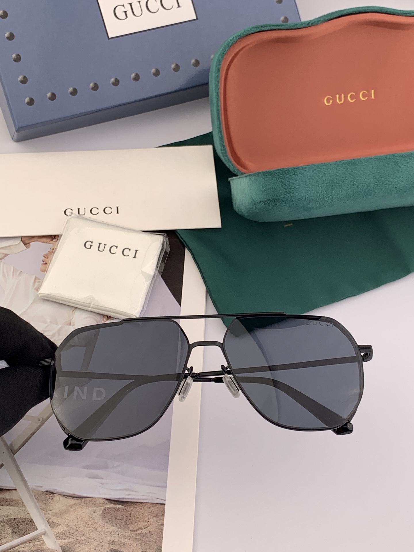         GUCCI 男款炫彩飞行员偏光太阳镜 ❤️材质：高清尼龙加厚卡槽高清偏光镜片 🌹无边框镜