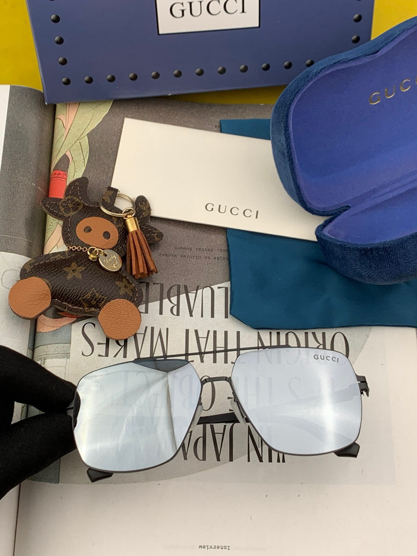      GUCC* 新款男女情侣款太阳iP电镀永不褪色 卖点：超轻超有弹性整幅眼镜无螺丝重要的是压不坏