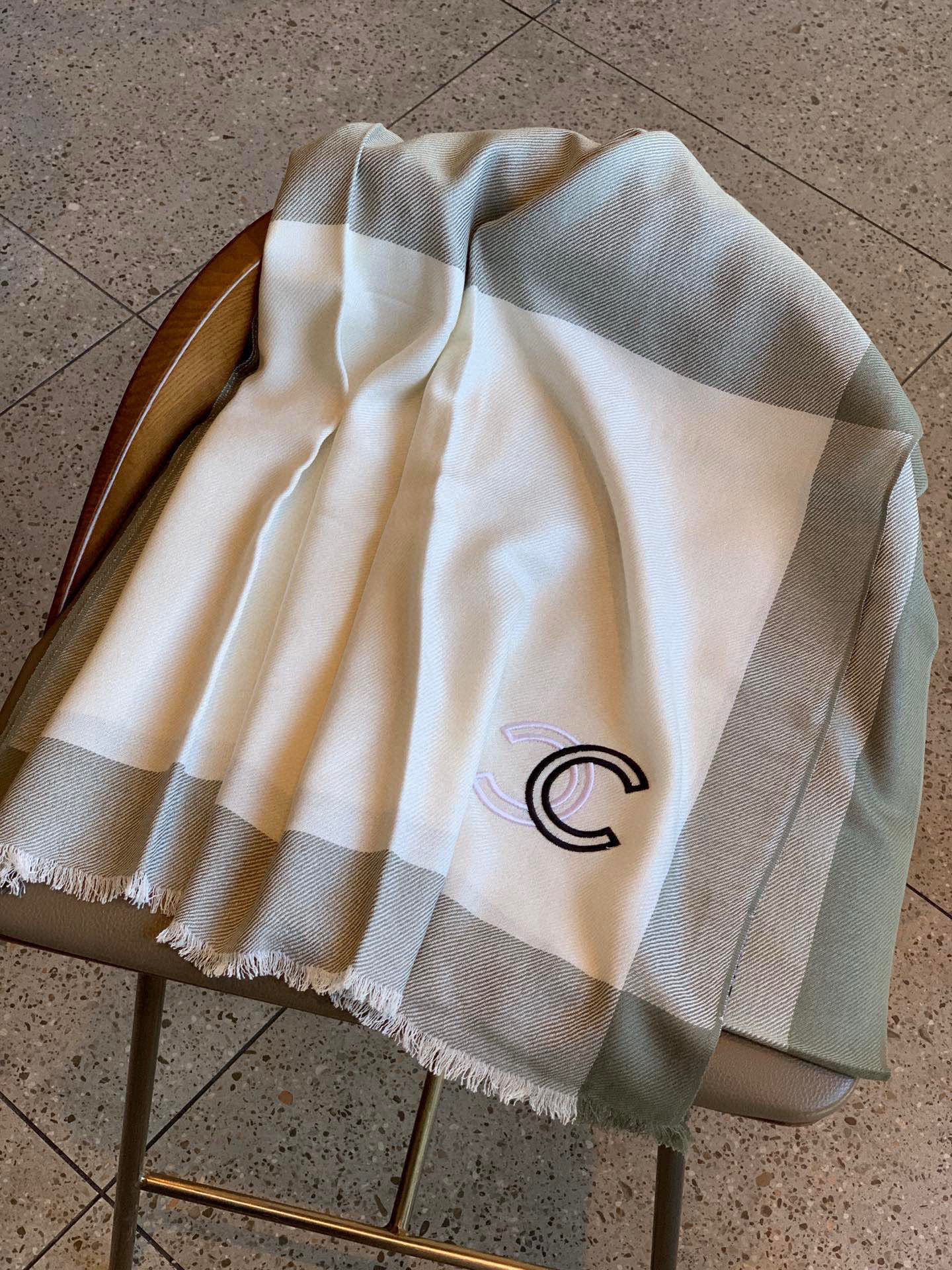    香奈儿 秋冬新款，绝对顶级品质 非常提升品位⚠️【超级完美的配色】⚠️专柜限量色非常奢华，，时尚又