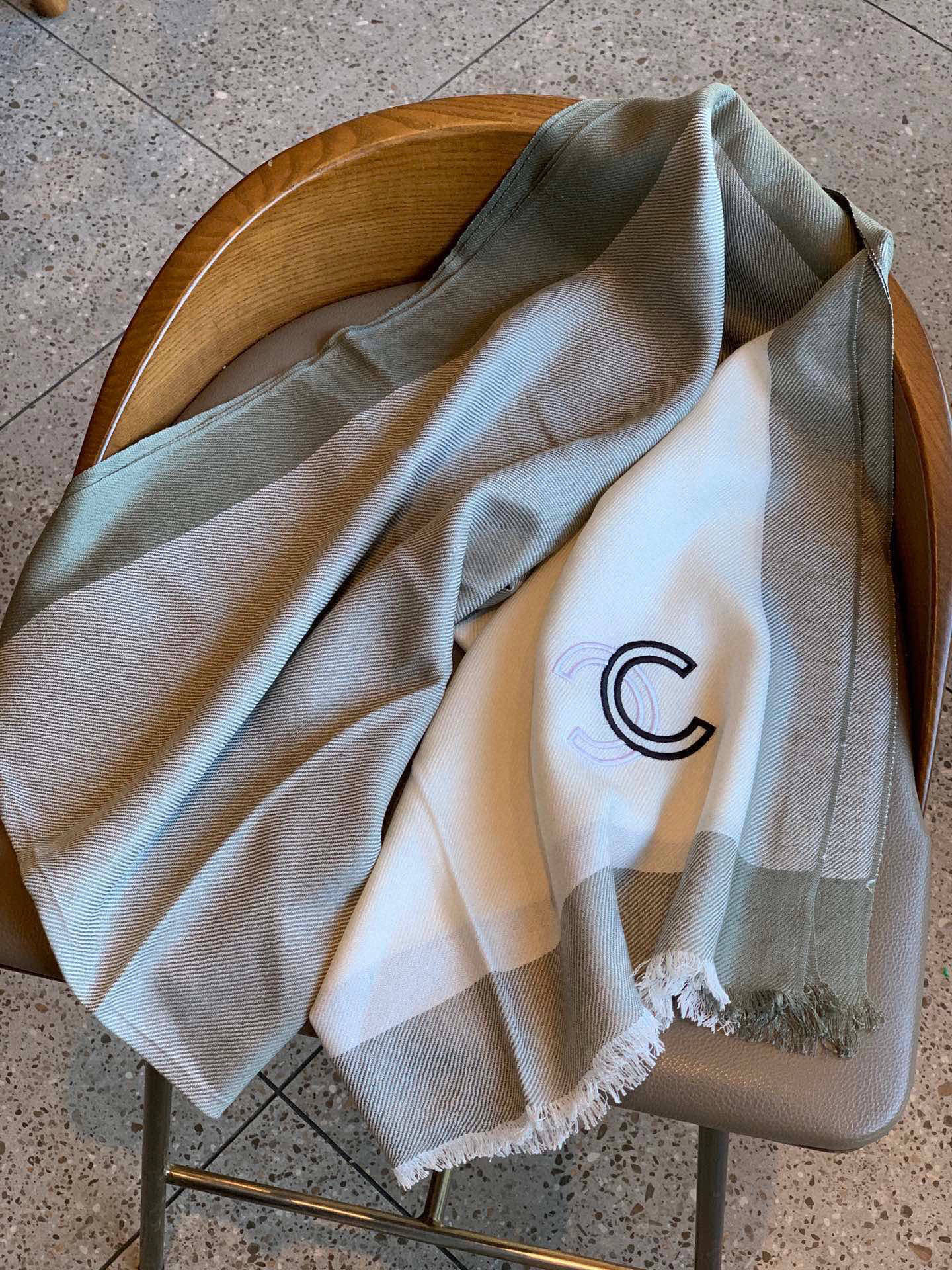    香奈儿 秋冬新款，绝对顶级品质 非常提升品位⚠️【超级完美的配色】⚠️专柜限量色非常奢华，，时尚又