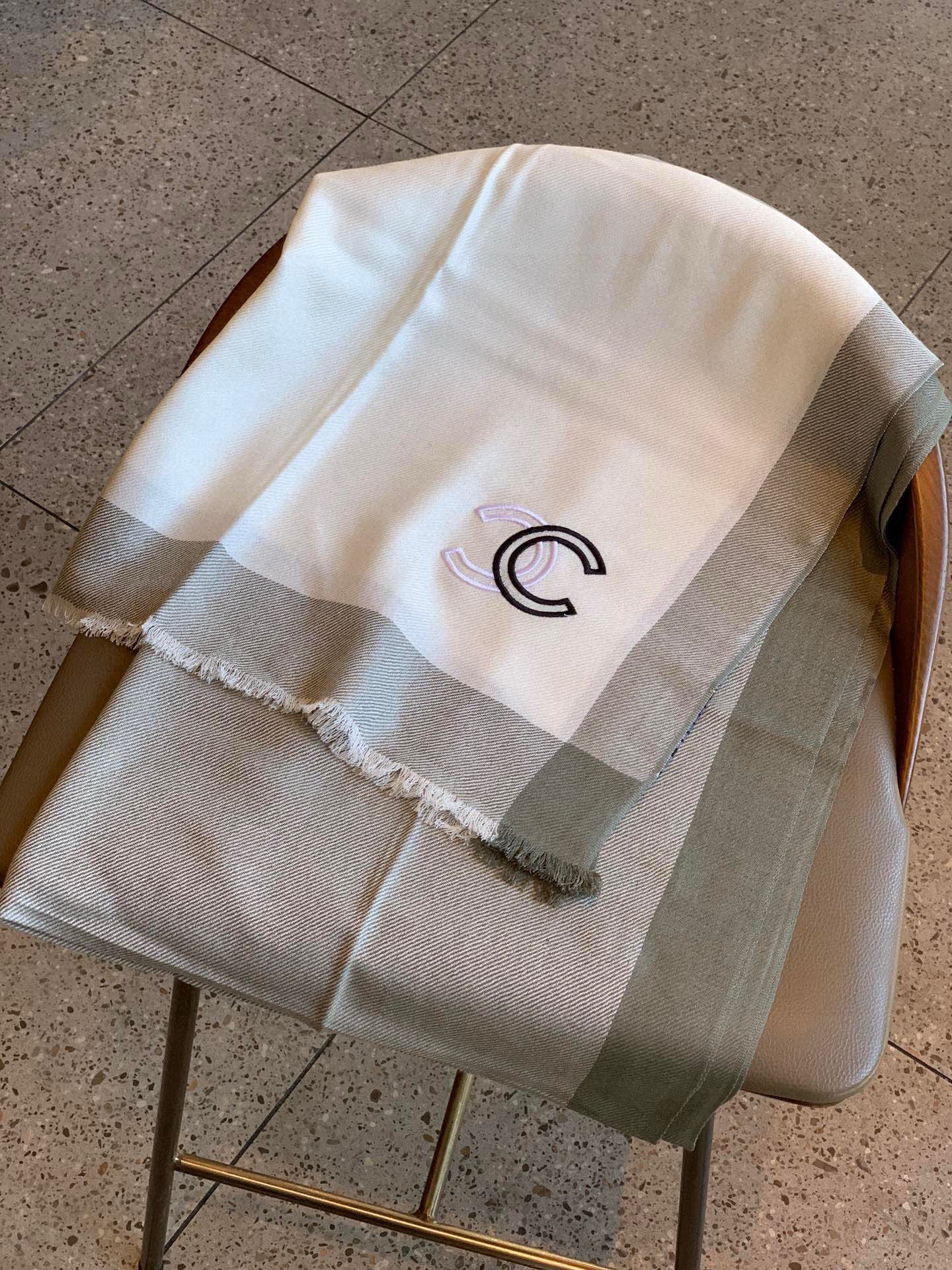    香奈儿 秋冬新款，绝对顶级品质 非常提升品位⚠️【超级完美的配色】⚠️专柜限量色非常奢华，，时尚又