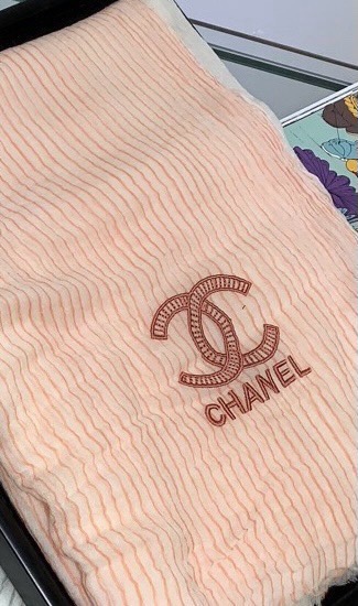 小香新款来袭【双C轻盈条纹】羊绒长巾‼️抢‼️VIP推荐 ‼️👍下手一定要快【高端 大爱 ‼️顶级300