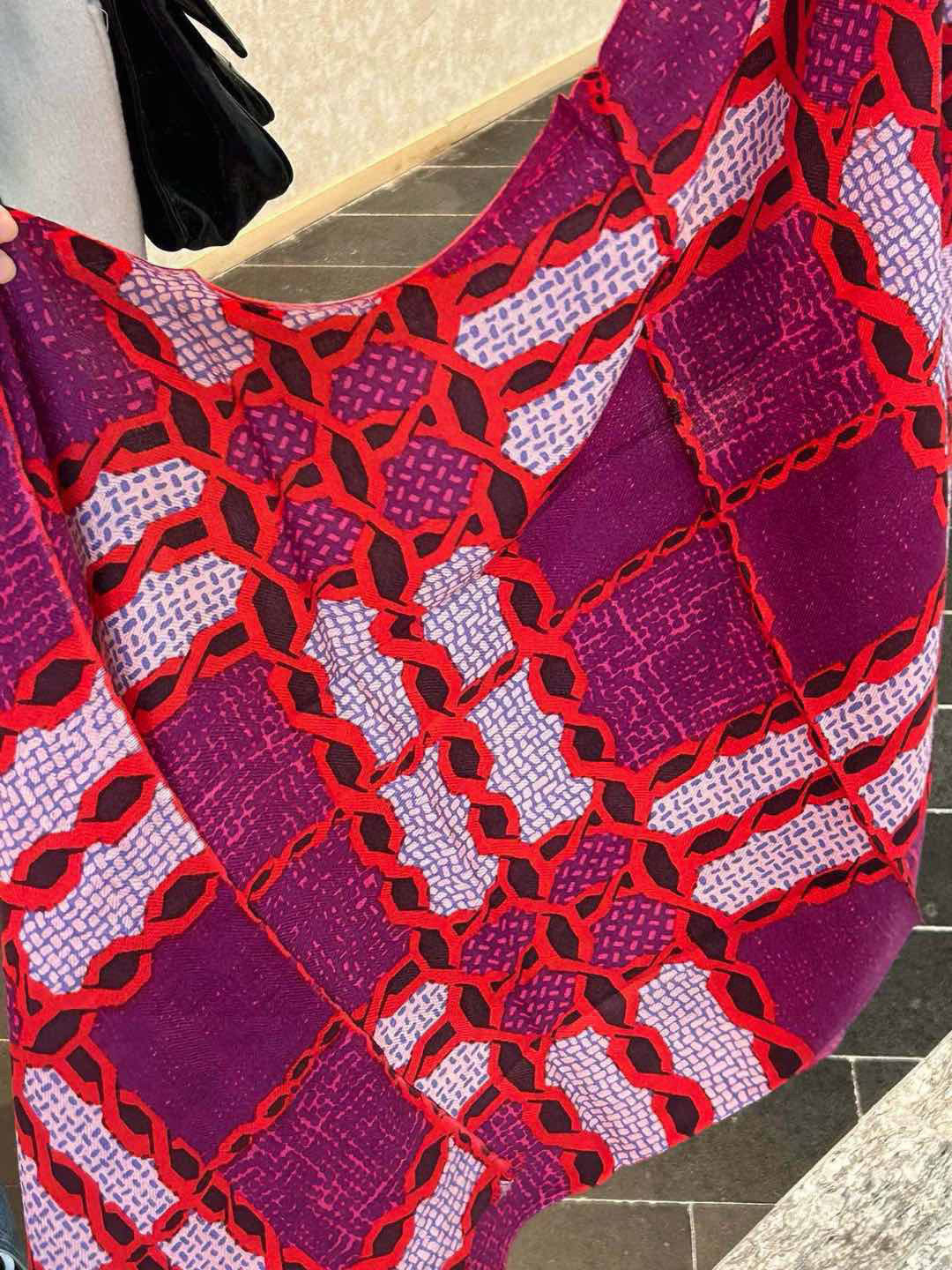   重点推荐‼️‼️ 巴宝莉法国🇫🇷专柜新货  精美绣标 👍👍优雅文静的小格 给人更秀气，精致的感觉  