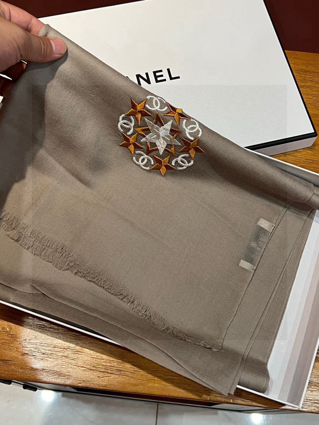   Chanel star✨系列.繼🚀後的力作.chanel載你們坐著火箭看星星❗️專櫃今年在內蒙外貿工