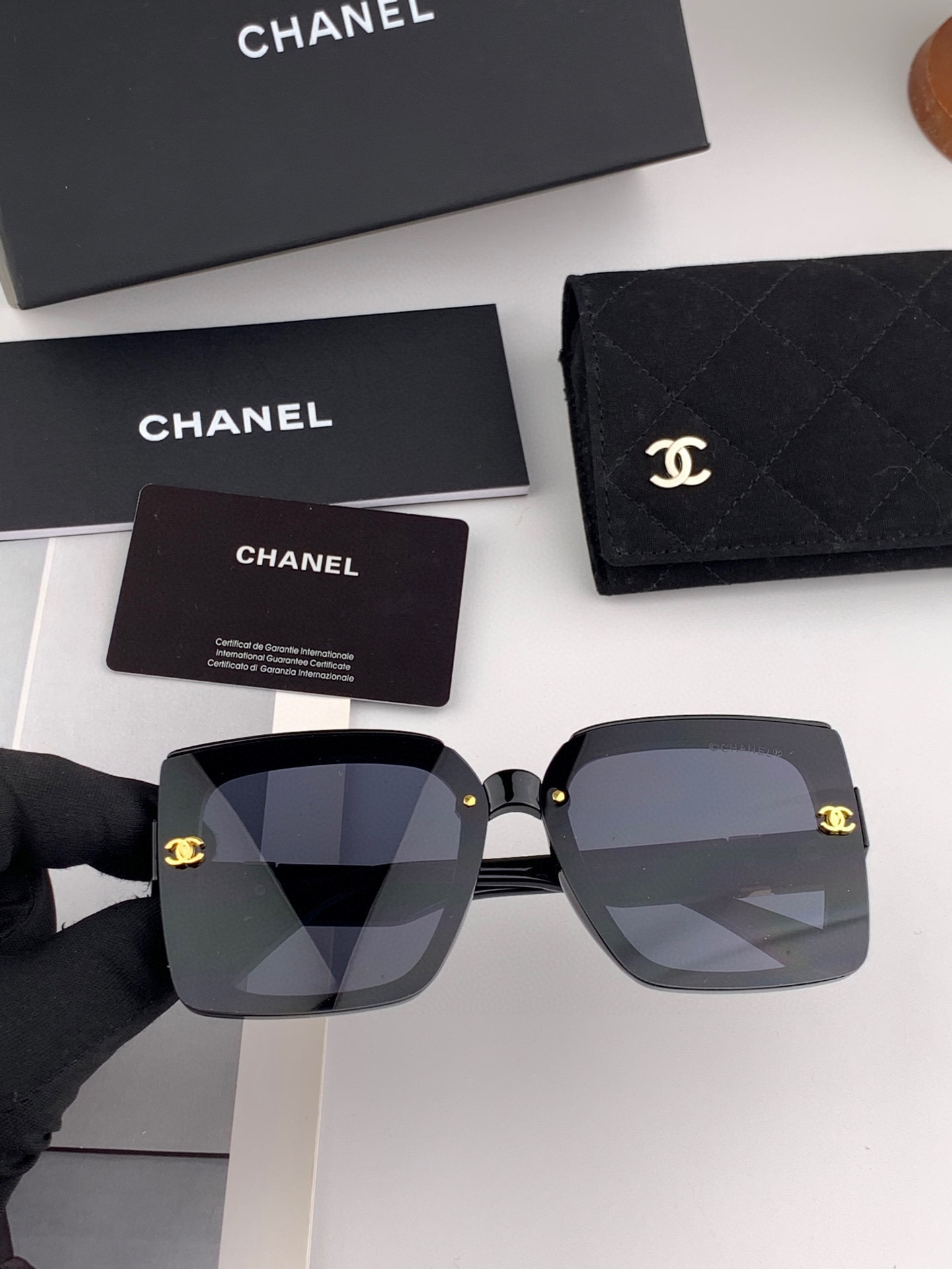 🔺CHANEL🔻2025官方早春新款，众多明星同款色香奈儿‼️‼️新款大框墨镜 ，🌈🌈宝丽来超清太阳镜🔝