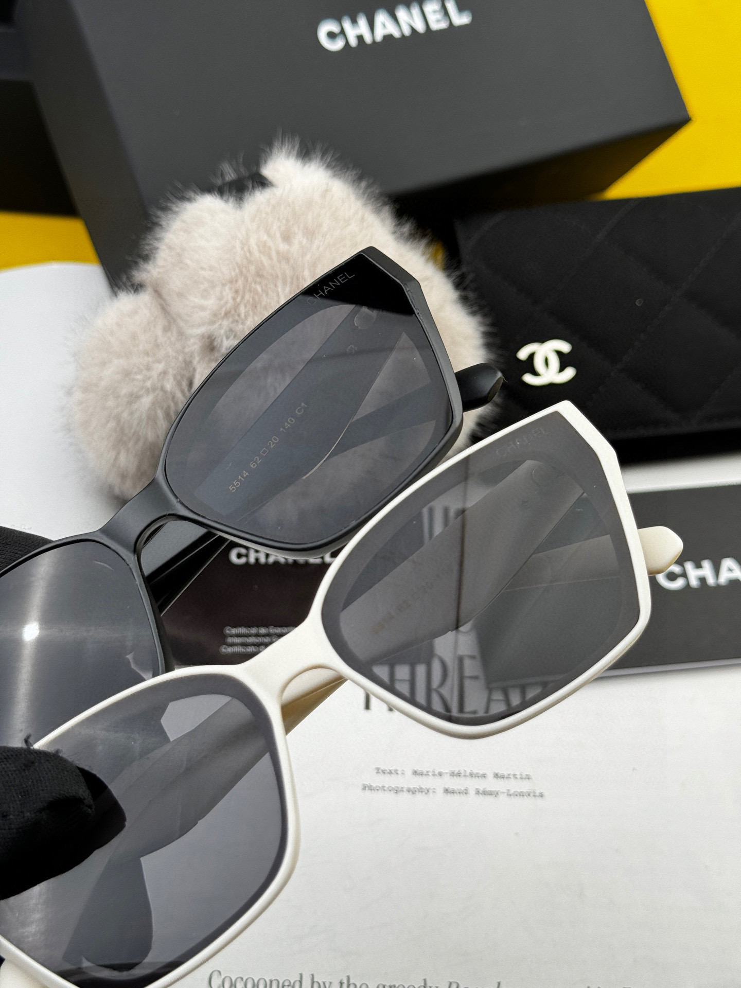    Chanel大框太阳镜墨镜  经典的方框设计，不挑脸型，无论搭配大衣还是连衣裙都非常显气质偏光镜片