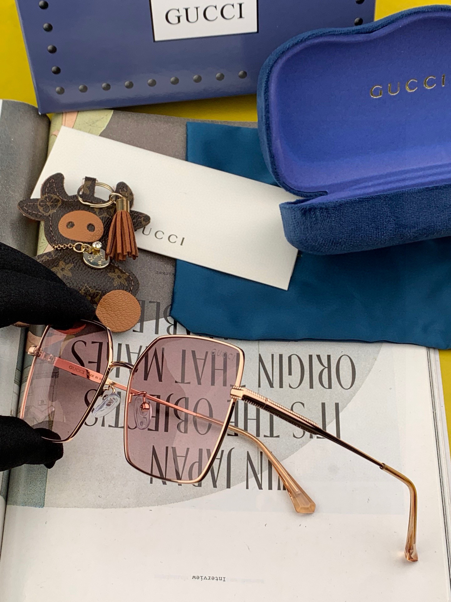    🔺 Gucci 🔻2025官方新款 众多明星同款色‼️‼️新款大框偏光墨镜 🌈🌈宝丽来超清加厚太阳