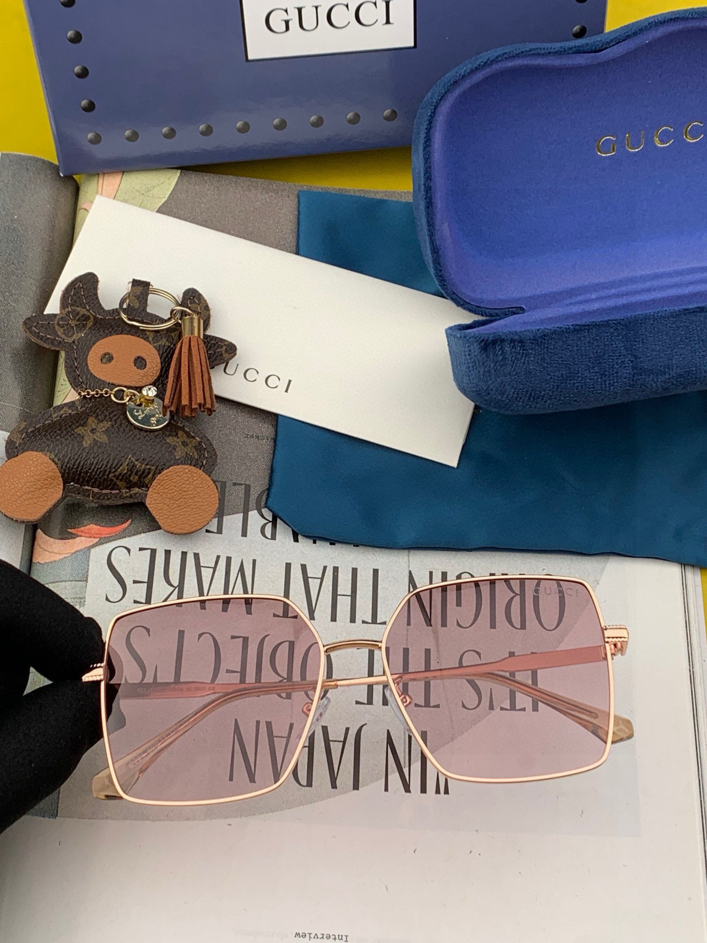    🔺 Gucci 🔻2025官方新款 众多明星同款色‼️‼️新款大框偏光墨镜 🌈🌈宝丽来超清加厚太阳