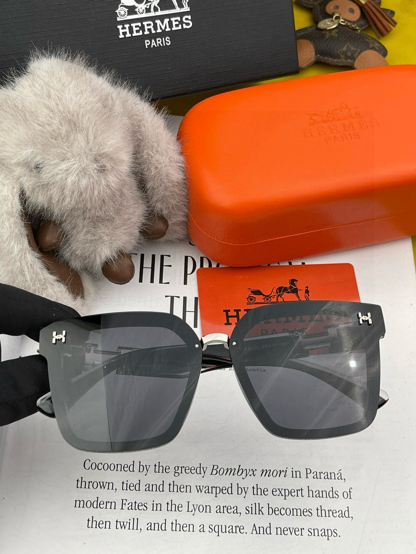   2025新款 爱马仕女士偏光太阳镜🕶️ 宝丽来高清镜片🎉高品质TR-90镜框 时尚百搭！
型号：H4