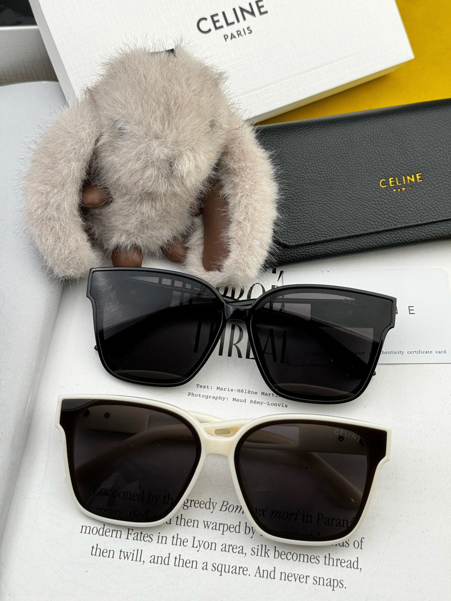 🌷🌷瑟琳
新款到货🆕🆕酷酷高品质  2⃣️色潮品强强大框型太阳镜➕简约logo装饰！太阳镜，要的赶紧哦玫