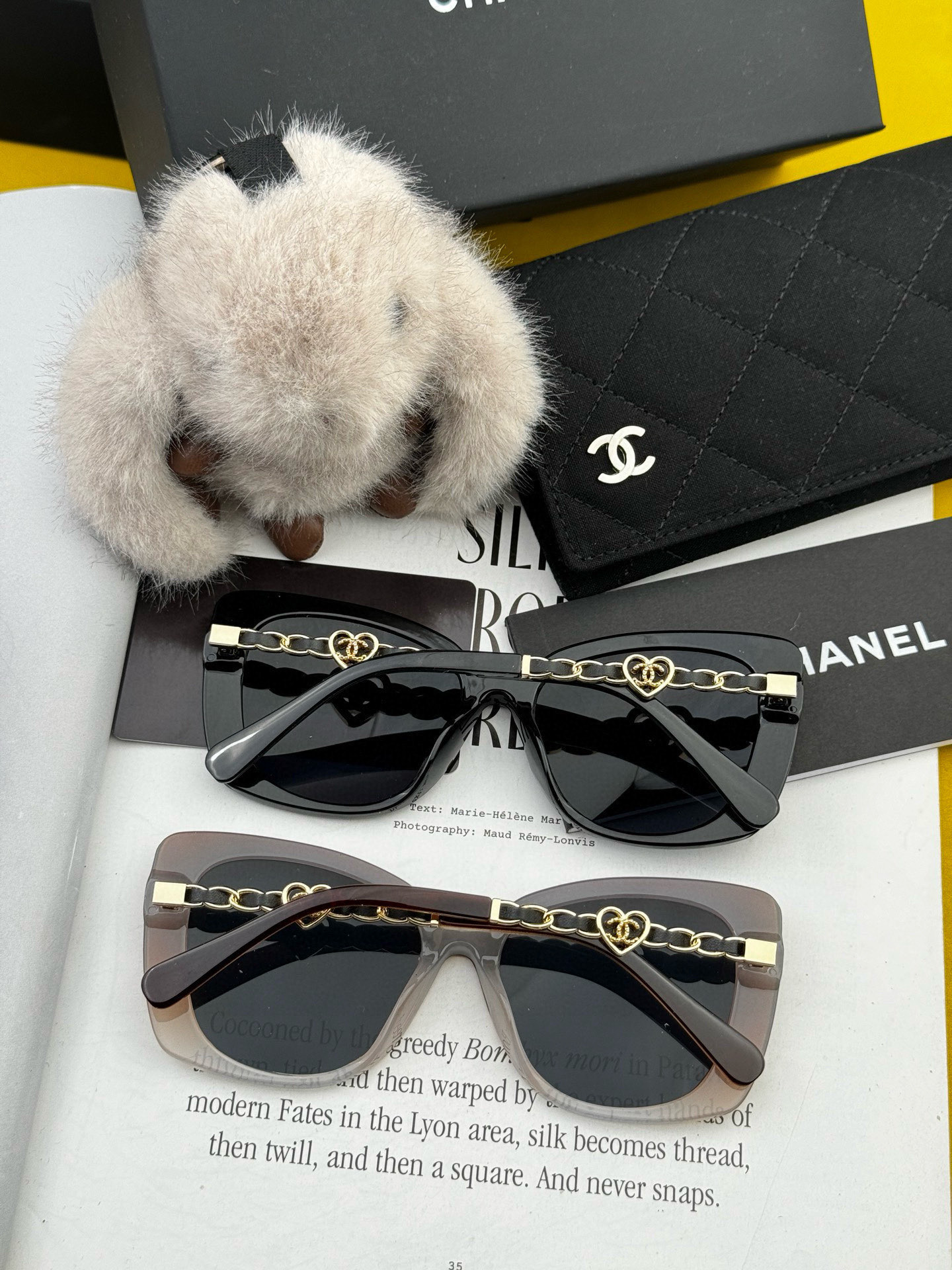    Chanel太阳镜墨镜  经典的方框设计，不挑脸型，无论搭配大衣还是连衣裙都非常显气质太阳镜预防紫