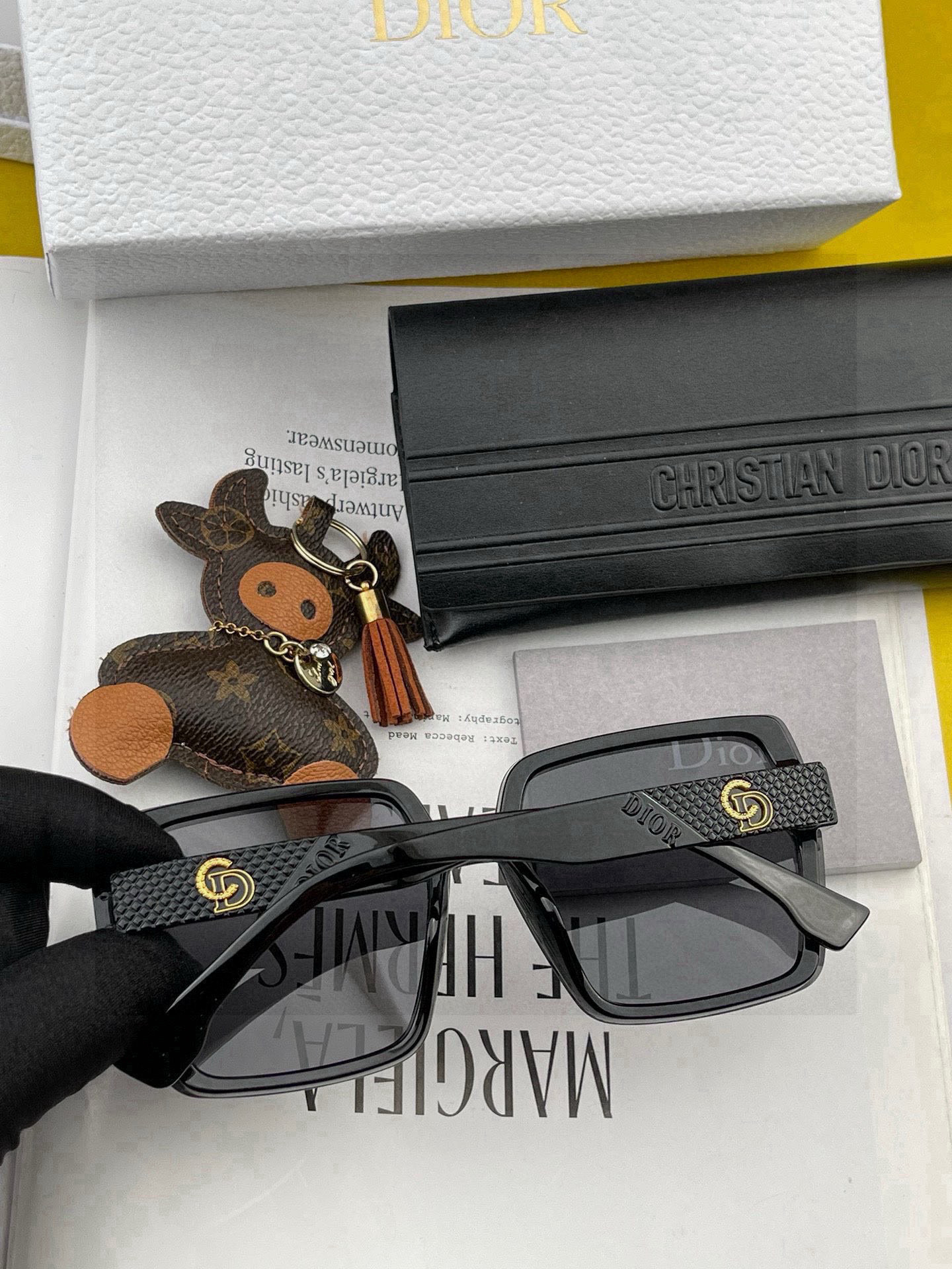     TR版本-偏光【独家大牌太阳镜无滤镜‼实拍上架 Dior官网最新发布新款太阳镜🕶，注意⚠我们是高
