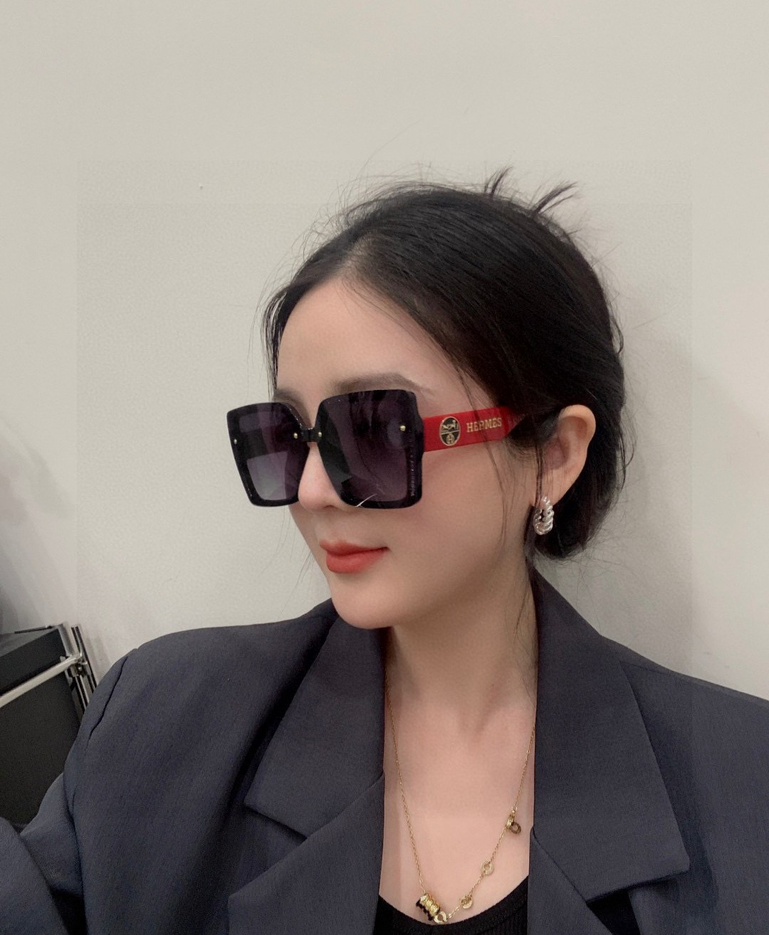  2025新款 爱马仕女士偏光太阳镜🕶️ 宝丽来高清镜片🎉高品质TR-90镜框 时尚百搭！
型号：H47