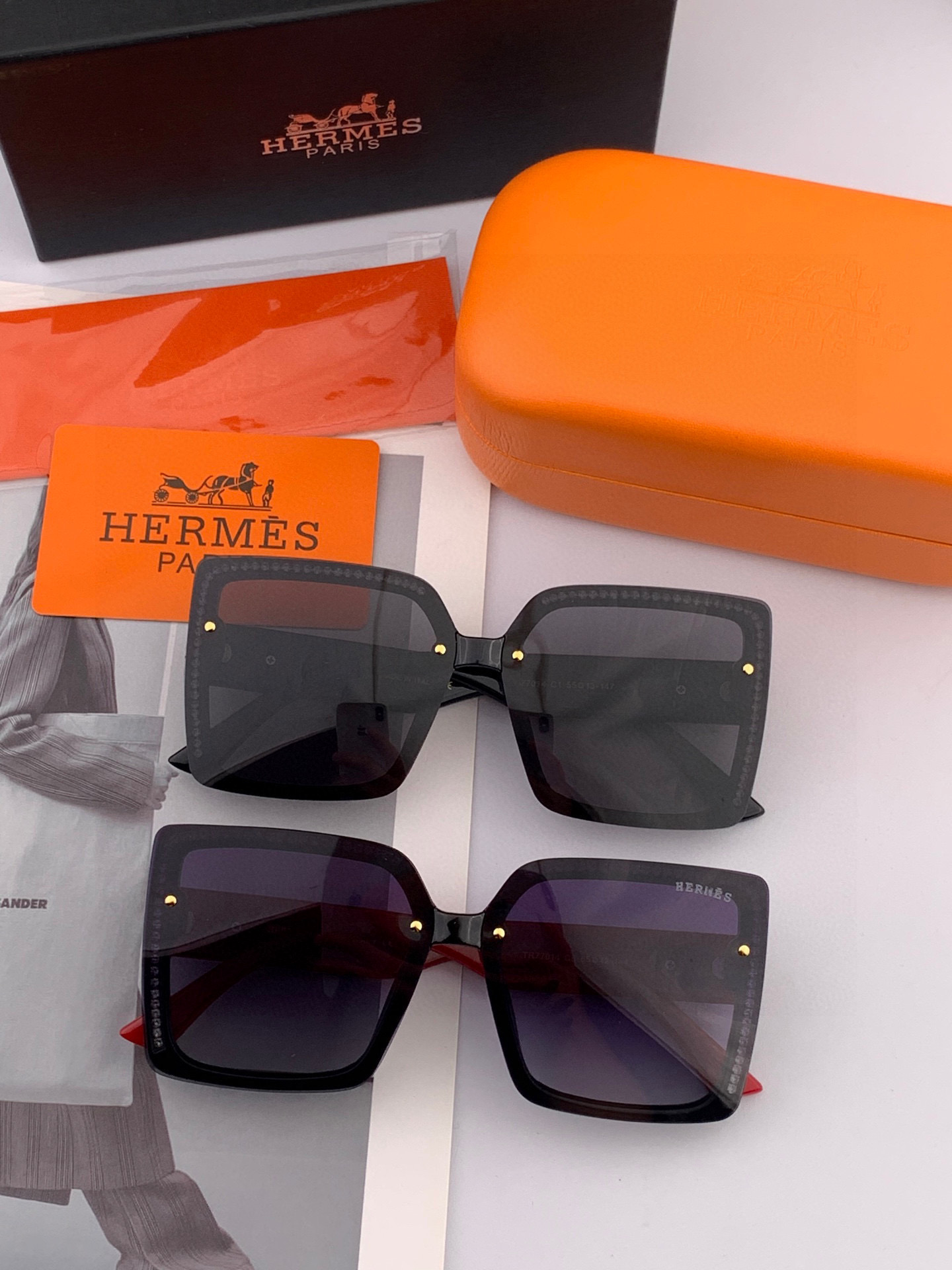  2025新款 爱马仕女士偏光太阳镜🕶️ 宝丽来高清镜片🎉高品质TR-90镜框 时尚百搭！
型号：H47