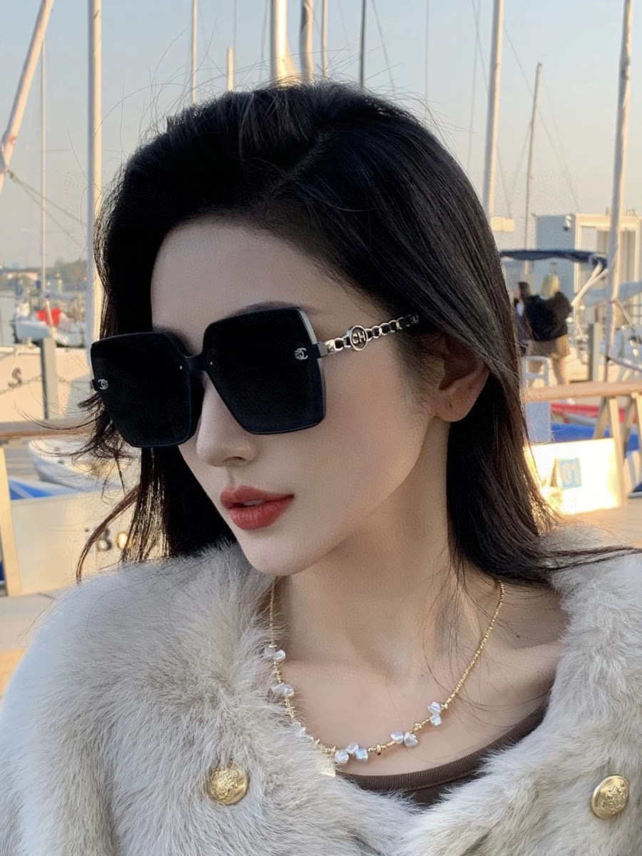  香奈儿 2025开春新款太阳镜 各路网红纷纷带起气场满分‼️ 俏皮甜美.上脸效果更佳.金属质感超好 型