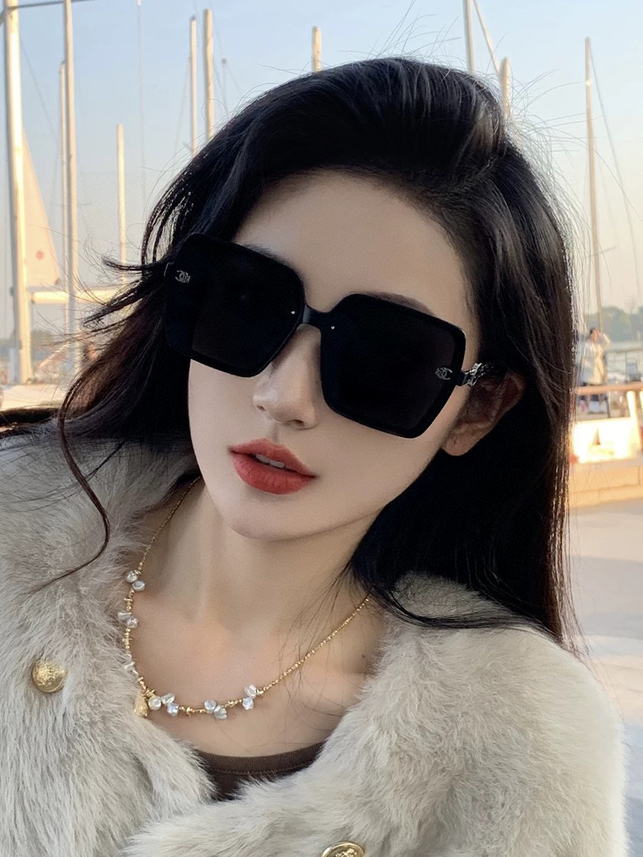  香奈儿 2025开春新款太阳镜 各路网红纷纷带起气场满分‼️ 俏皮甜美.上脸效果更佳.金属质感超好 型