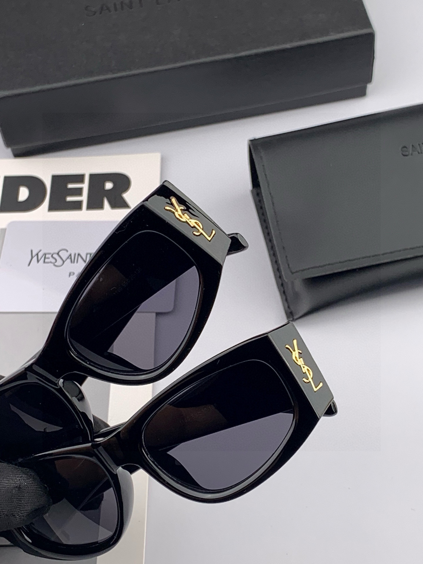  新品SAINTOWEN圣罗兰 官网最新款 独具奢华外观和精致线条 风格华贵典雅 轻盈舒适 众多明星网红