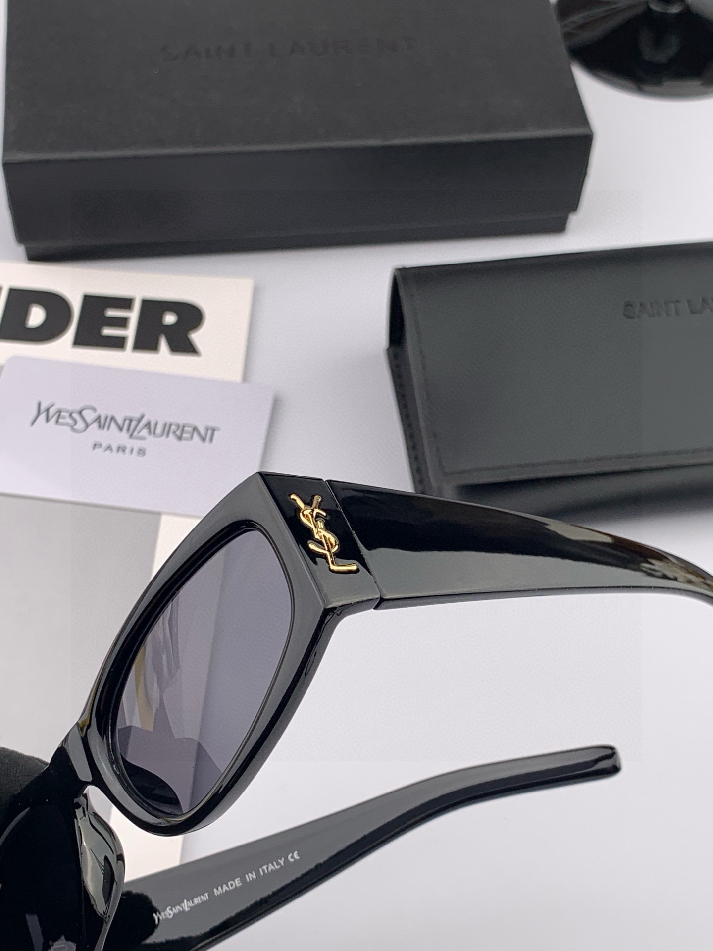  新品SAINTOWEN圣罗兰 官网最新款 独具奢华外观和精致线条 风格华贵典雅 轻盈舒适 众多明星网红