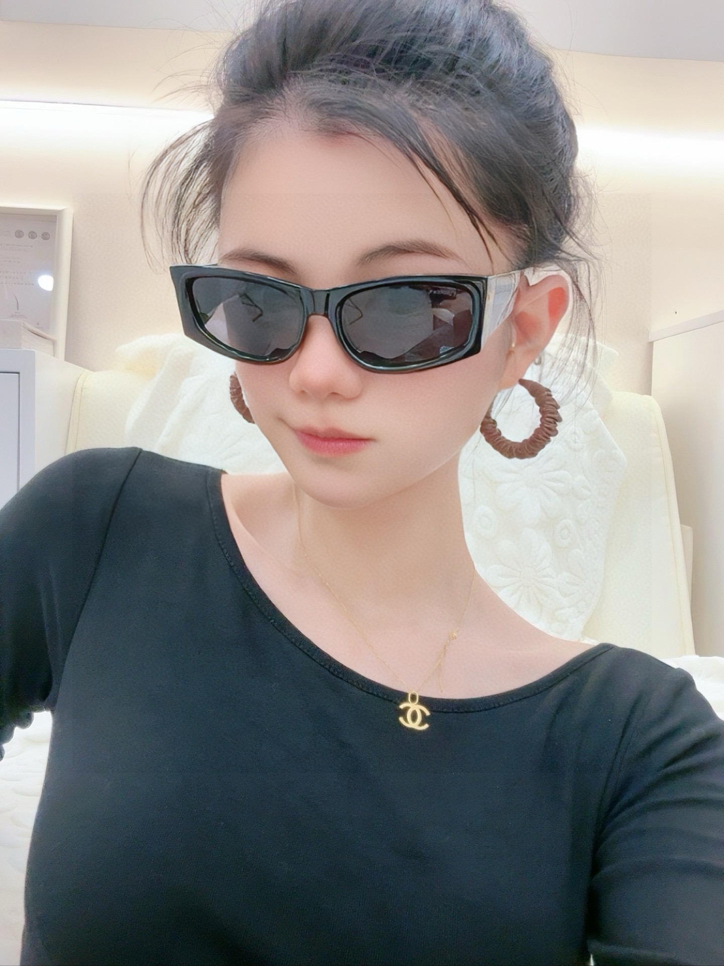  新品SAINTOWEN圣罗兰 官网最新款 独具奢华外观和精致线条 风格华贵典雅 轻盈舒适 众多明星网红