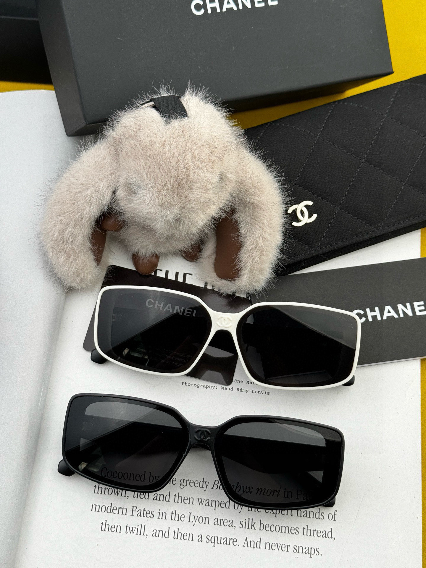    新品CHANEL 香奈儿太阳镜以独特魅力和前卫风格诠释春夏最新眼镜，质感超好佩带舒适 型号：CH3