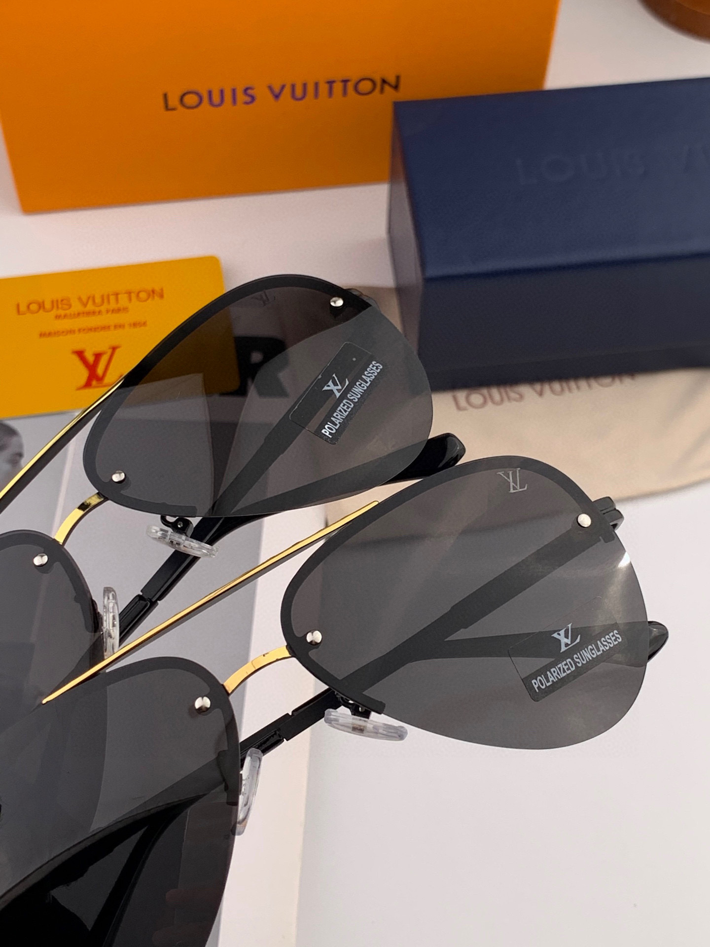  2025新款 LOUIS VUITTON-路易家  新品LV蛤蟆框太阳镜 每一付都是精品 ❤️时尚达人