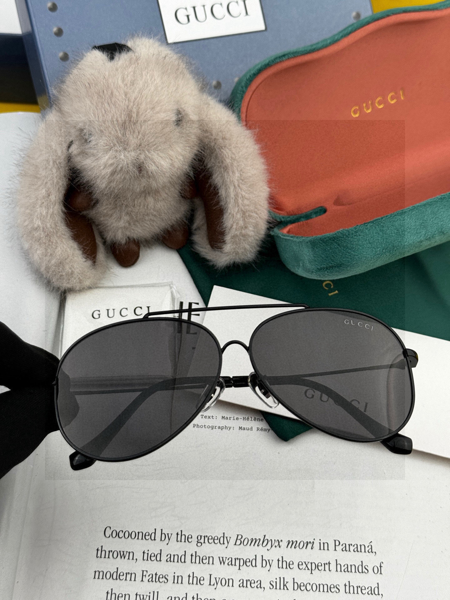   Gucci 。  高品质男女款墨镜   👍 进口宝丽来偏光镜片  。蛤蟆镜 开车钓鱼都可 。百搭显瘦