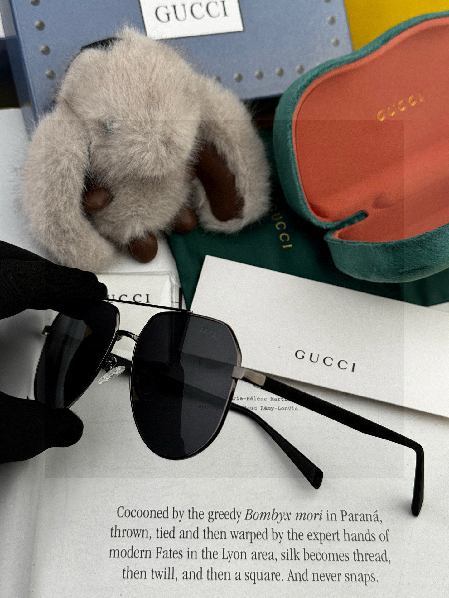   Gucci 。  高品质男女款墨镜   👍 进口宝丽来偏光镜片  。蛤蟆镜 开车钓鱼都可 。百搭显瘦