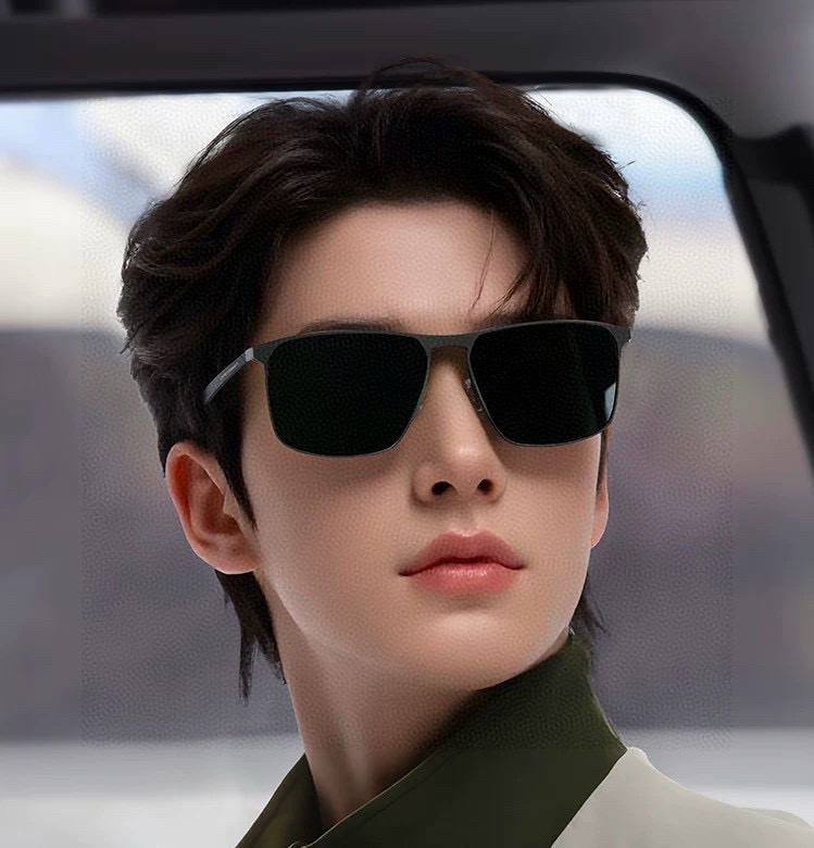        GUCCI 男款炫彩飞行员偏光太阳镜 ❤️材质：高清尼龙加厚卡槽高清偏光镜片 🌹无边框镜架