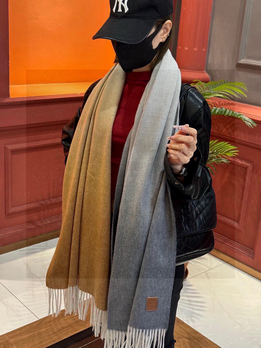  ✨✨太美了😍罗意威 美到要尖叫😱专柜最新款🎊英伦欧美范儿「多色渐变」又是一款即时尚又实用的大围巾&长巾