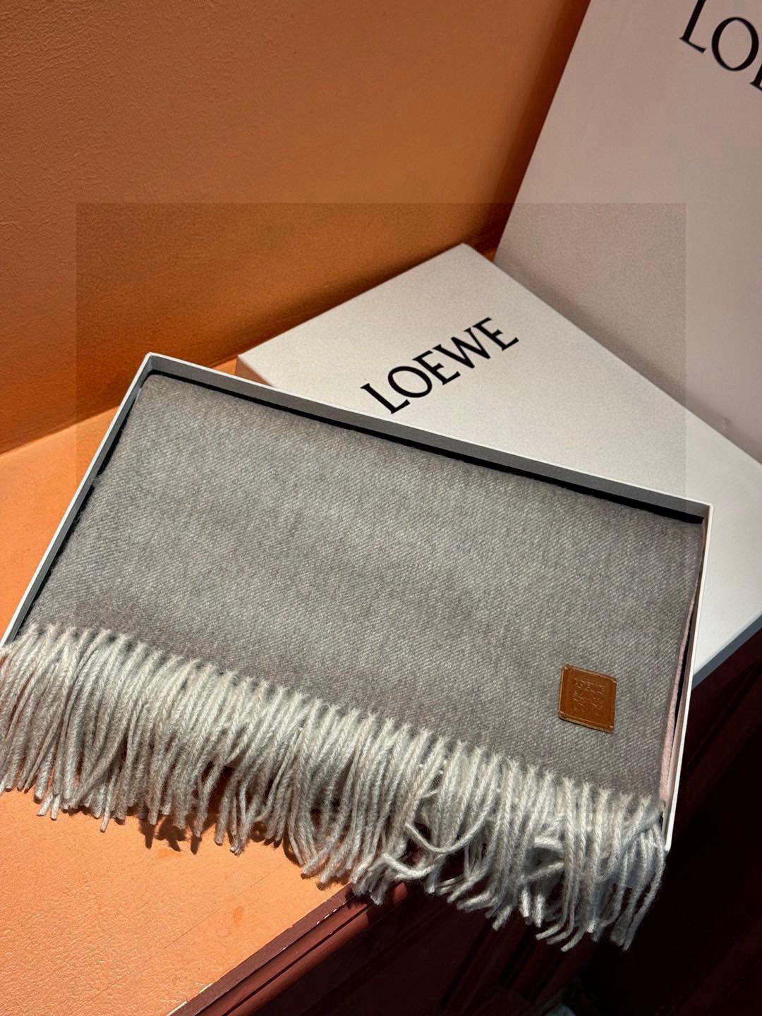  ✨✨太美了😍罗意威 美到要尖叫😱专柜最新款🎊英伦欧美范儿「多色渐变」又是一款即时尚又实用的大围巾&长巾