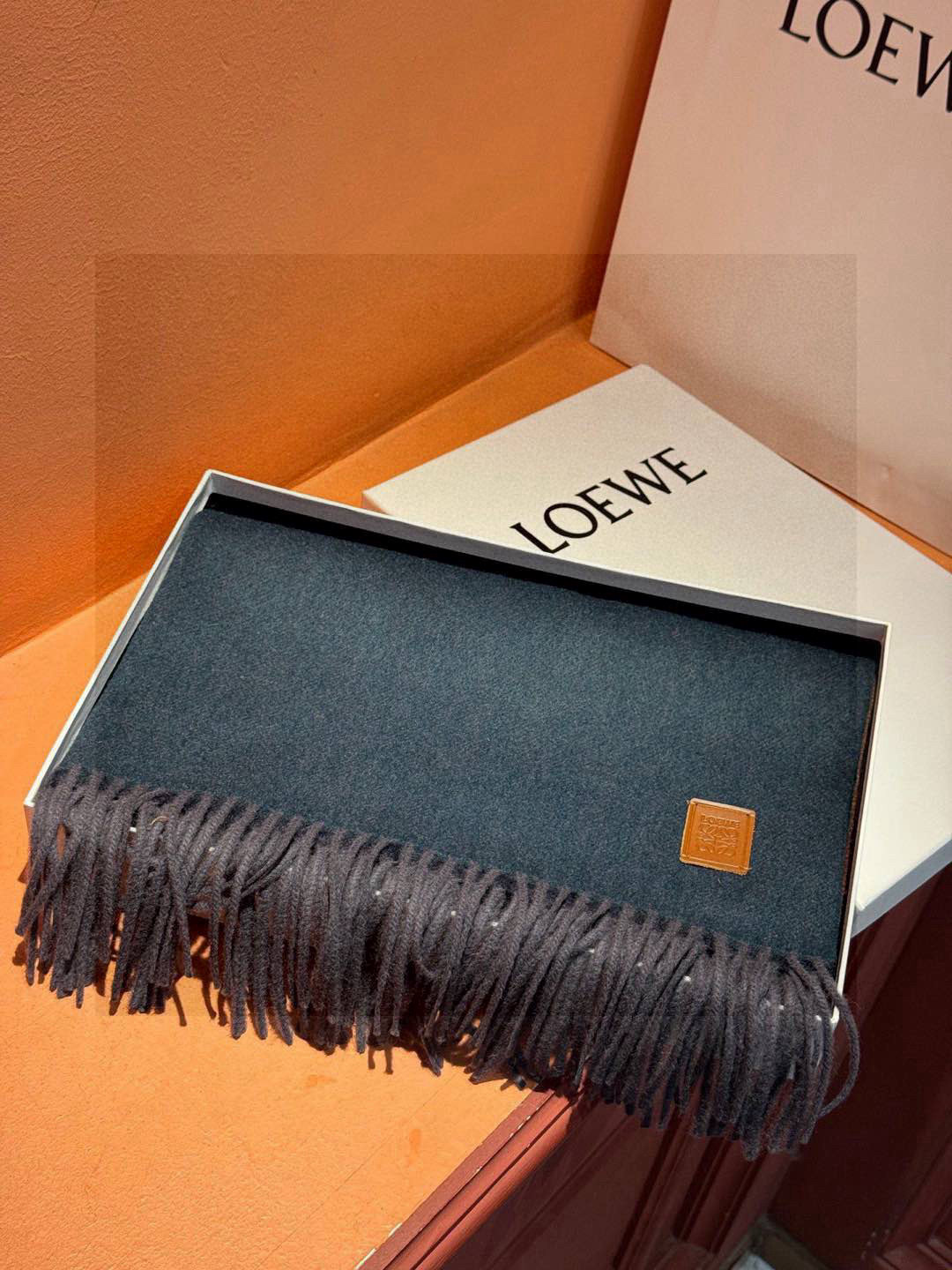  ✨✨太美了😍罗意威 美到要尖叫😱专柜最新款🎊英伦欧美范儿「多色渐变」又是一款即时尚又实用的大围巾&长巾