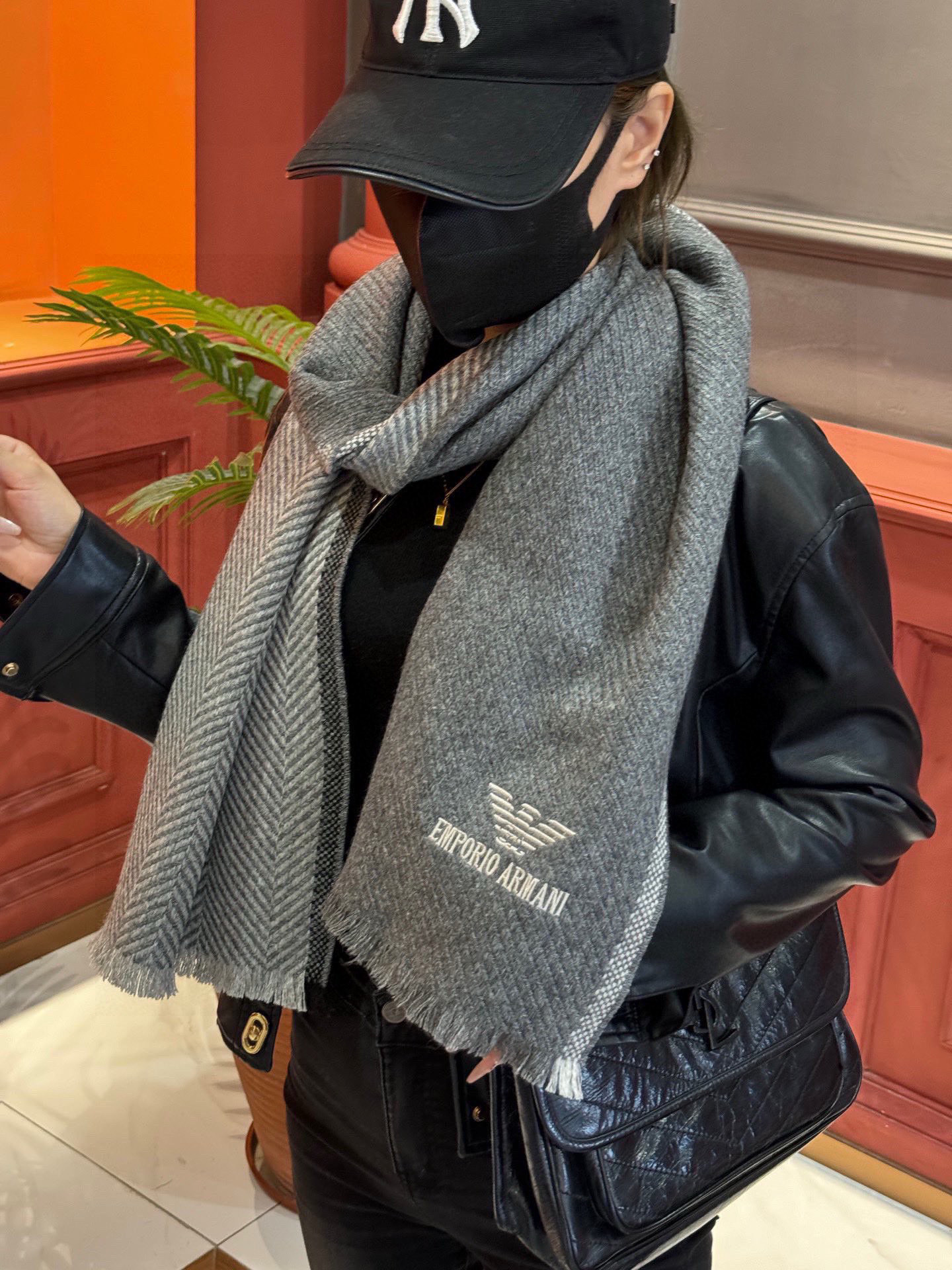   EMPORIO ARMANI。EA阿玛尼。秋冬新品，男士羊绒围巾。，无敌贴身质感，弹力极好，超级搭配