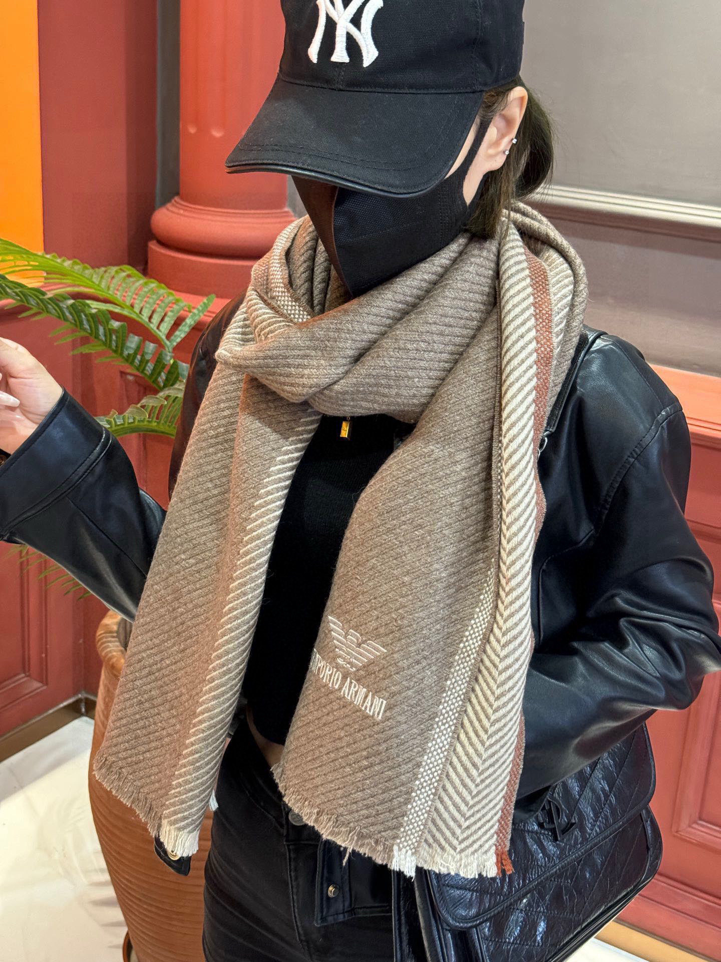   EMPORIO ARMANI。EA阿玛尼。秋冬新品，男士羊绒围巾。，无敌贴身质感，弹力极好，超级搭配