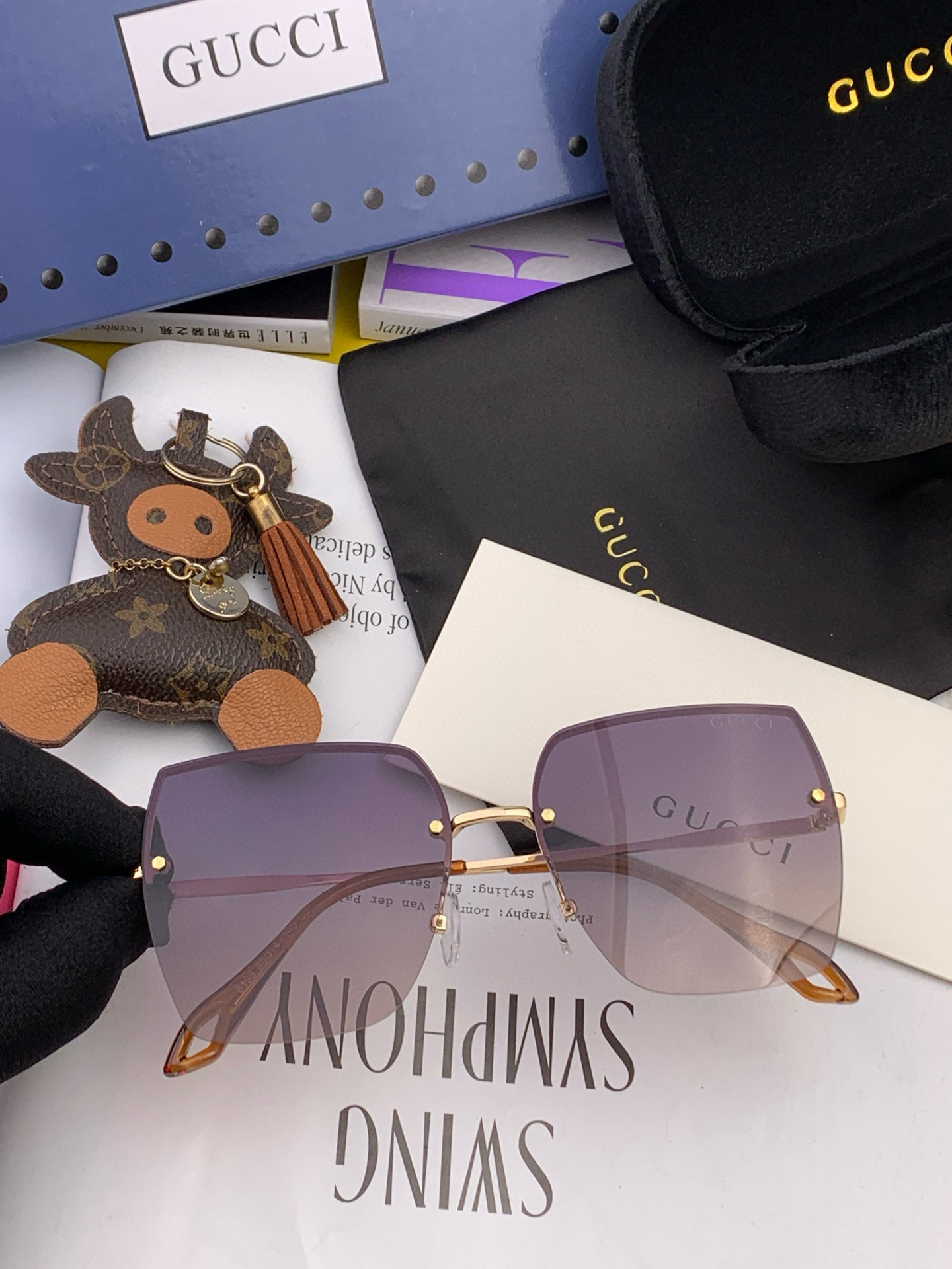 【CHANEL】香奈儿 潮流爆款 时尚大框太阳镜 佩戴舒适 网红潮款墨镜  ♥️♥️型号：CH5819