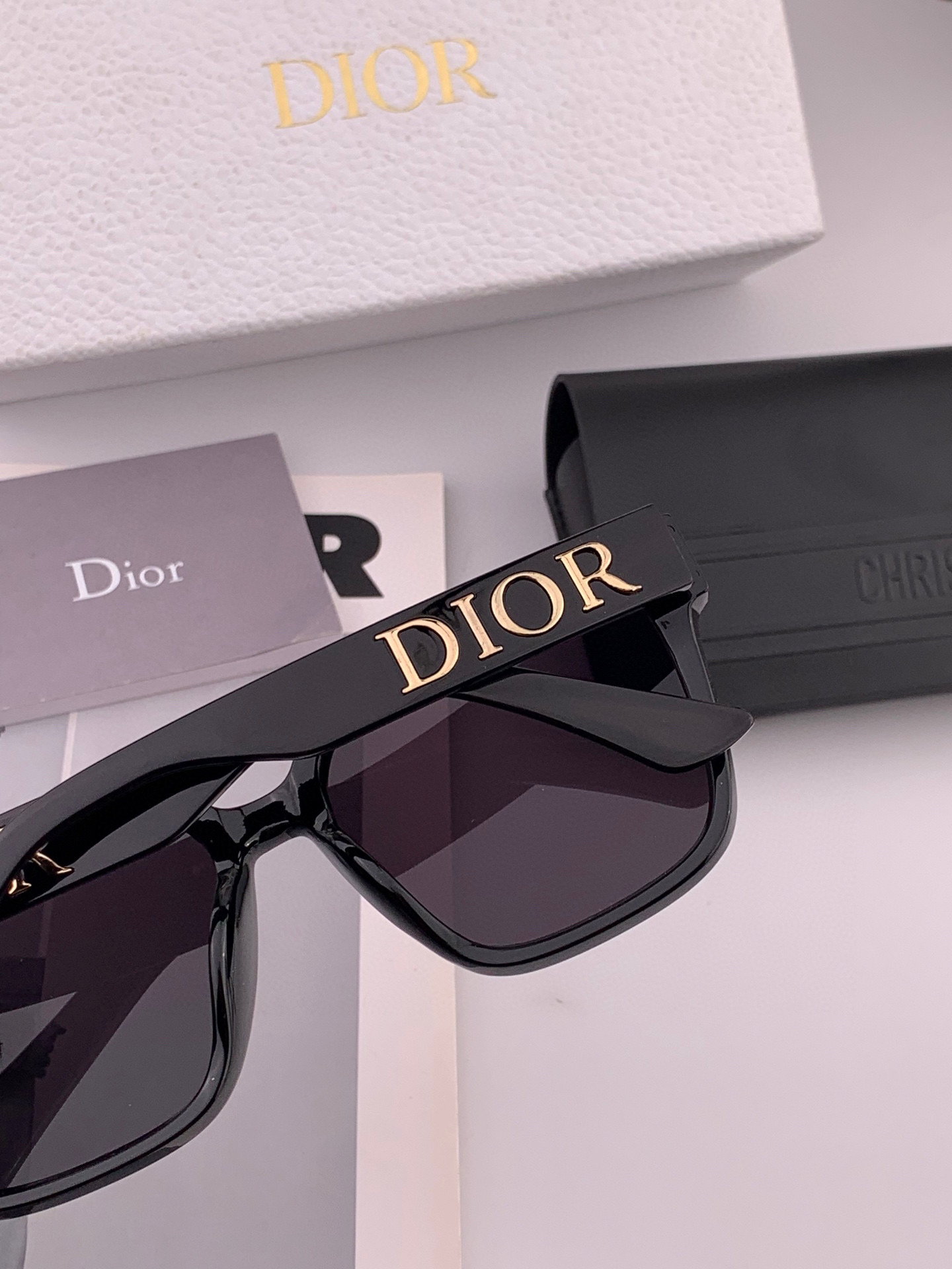  🔺 【DIOR-迪奥】2025开春新款 潮流爆款 时尚方框太阳镜 高品质 佩戴舒适 网红潮款墨镜 型号