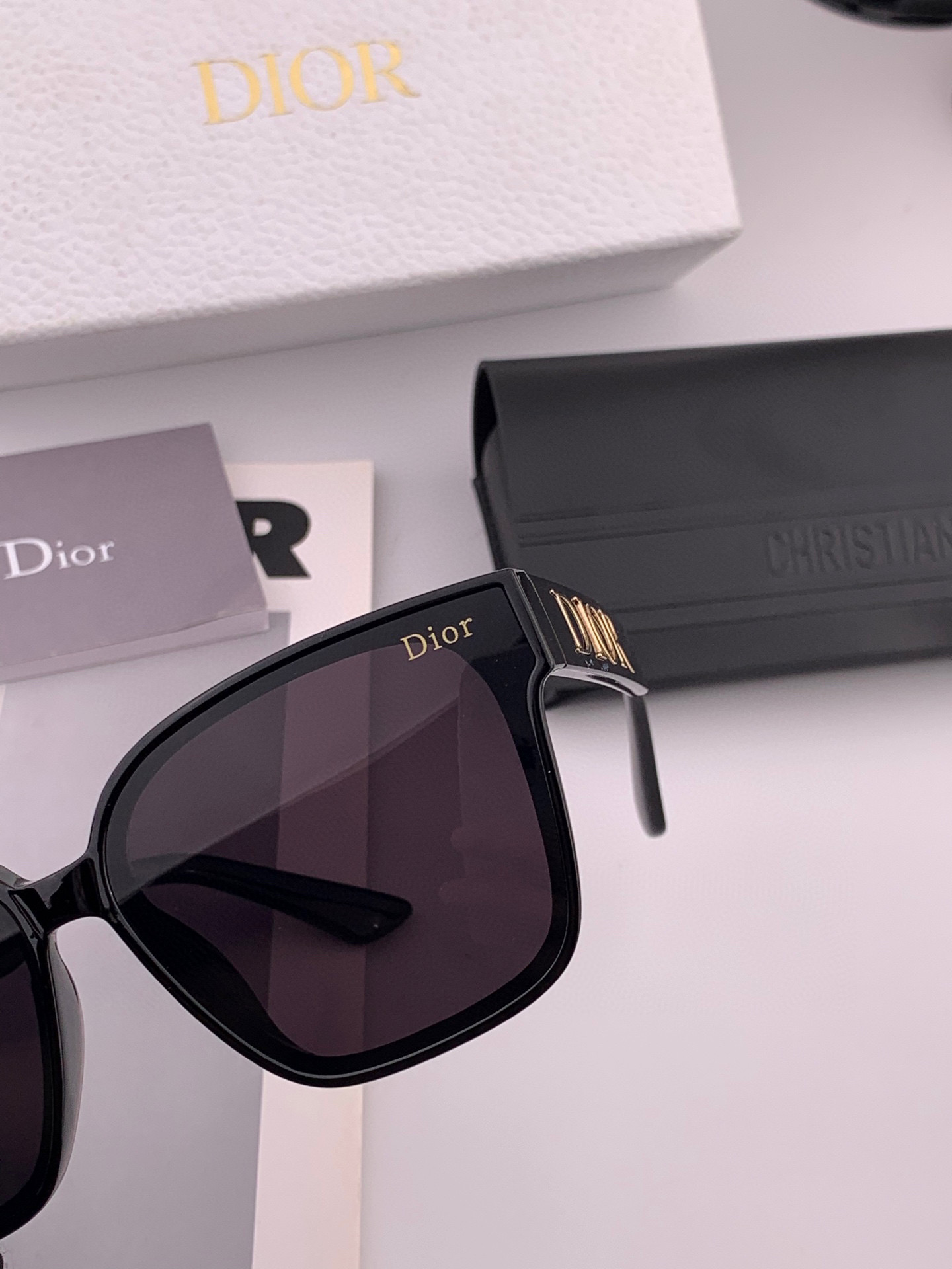  🔺 【DIOR-迪奥】2025开春新款 潮流爆款 时尚方框太阳镜 高品质 佩戴舒适 网红潮款墨镜 型号