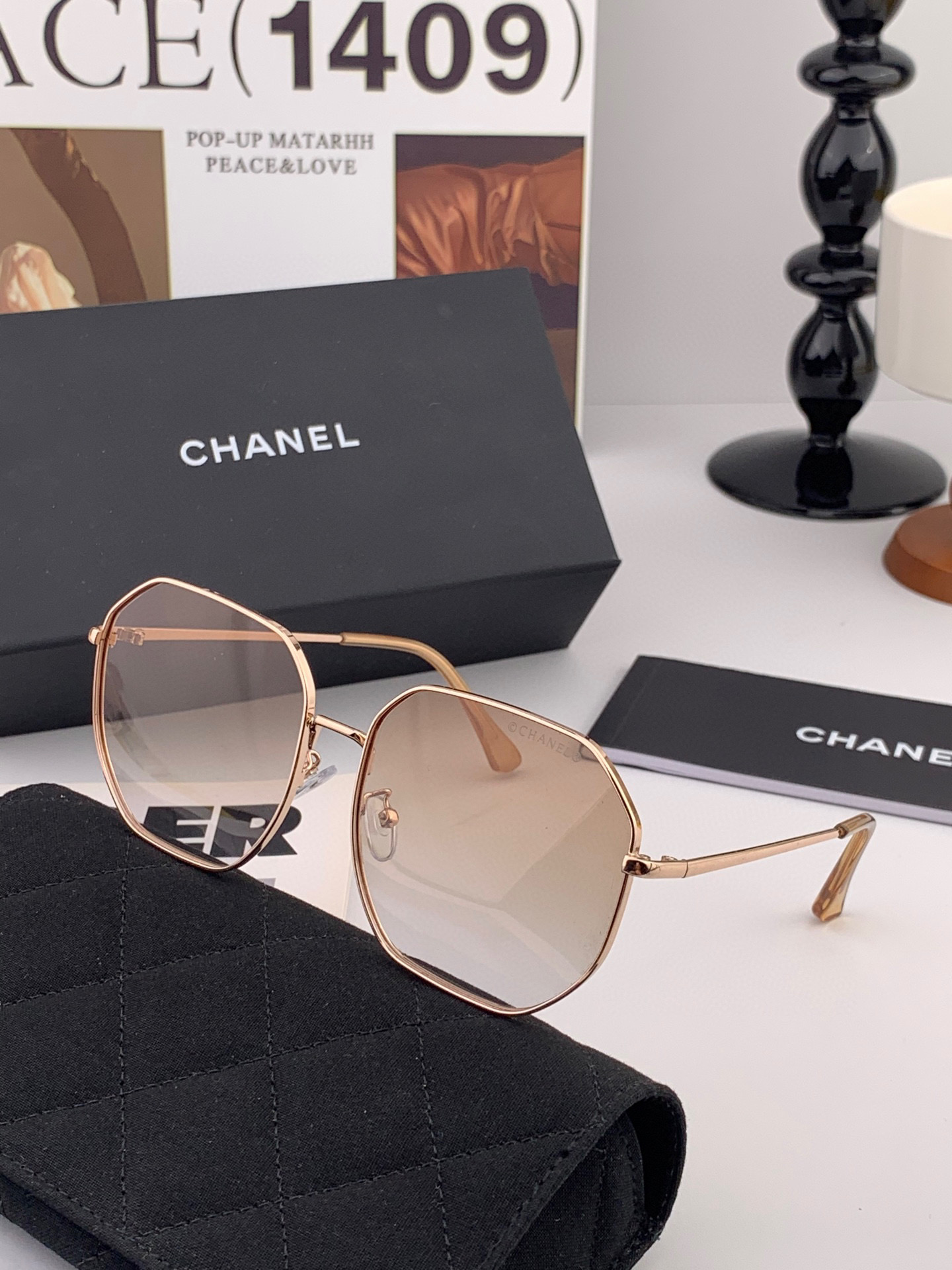  😘2023香奈儿新款🕶时尚高雅偏光墨镜女士 太阳镜🥳打造沉稳架势，经典的版型与全新的创意相结👍不经意间