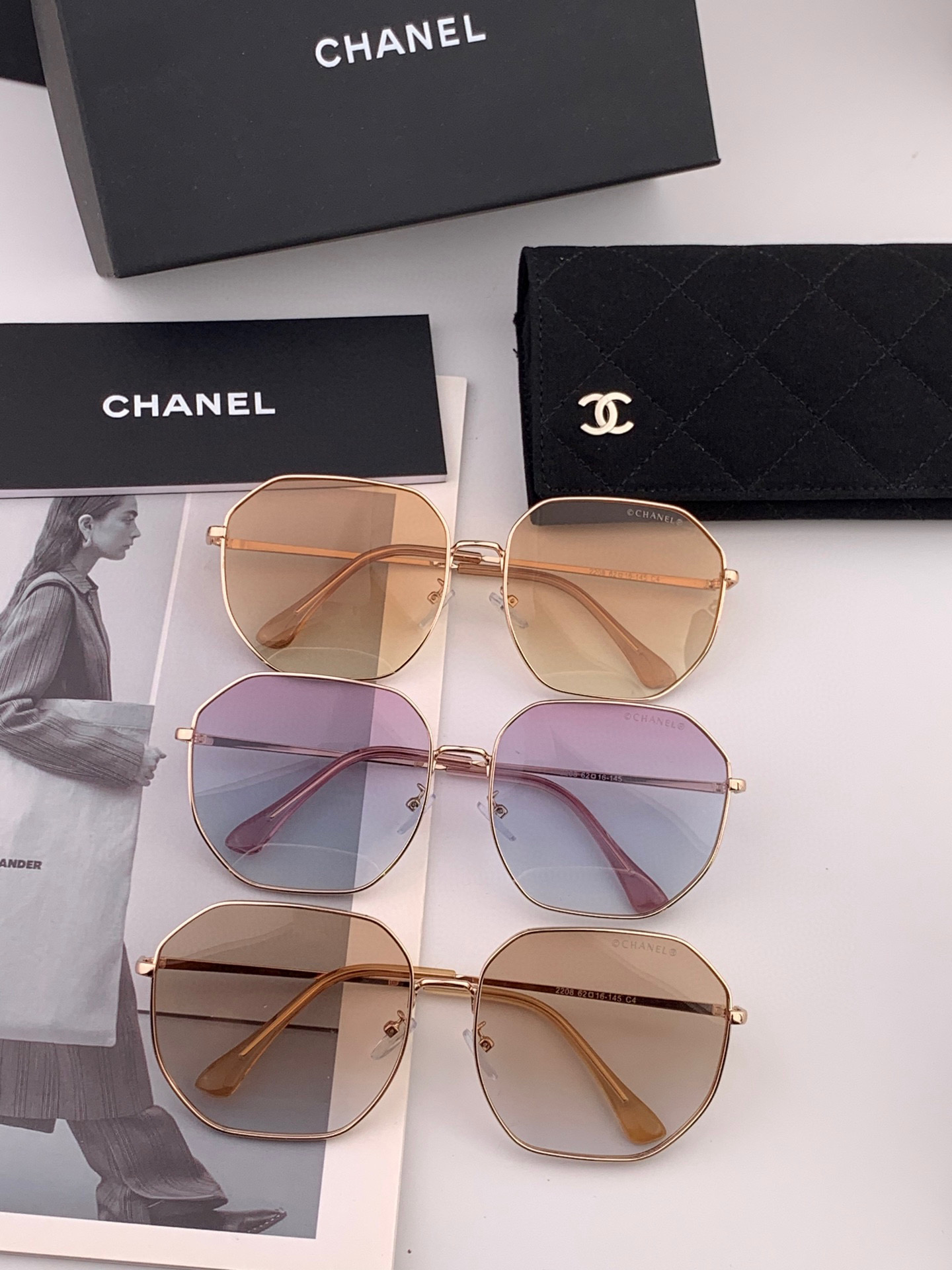  😘2023香奈儿新款🕶时尚高雅偏光墨镜女士 太阳镜🥳打造沉稳架势，经典的版型与全新的创意相结👍不经意间